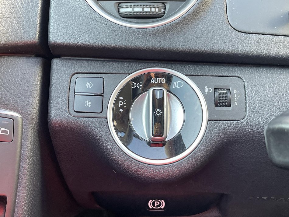 Mercedes-Benz Třída C 2.2CDi  C180