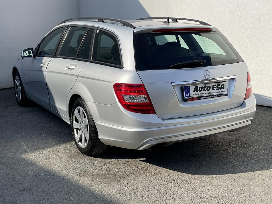 Mercedes-Benz Třída C 2.2CDi  C180