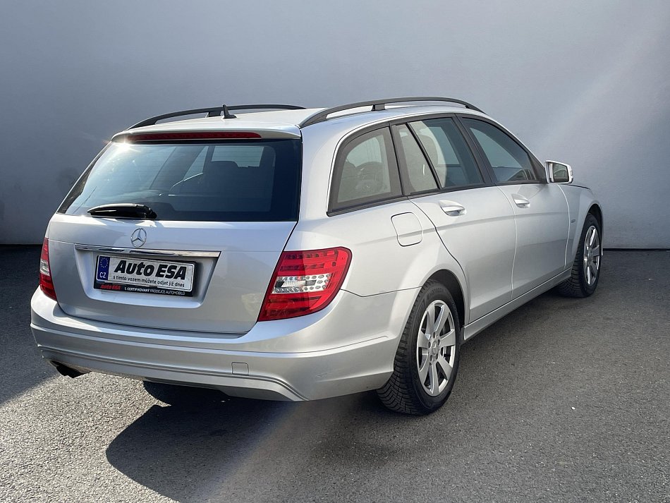 Mercedes-Benz Třída C 2.2CDi  C180