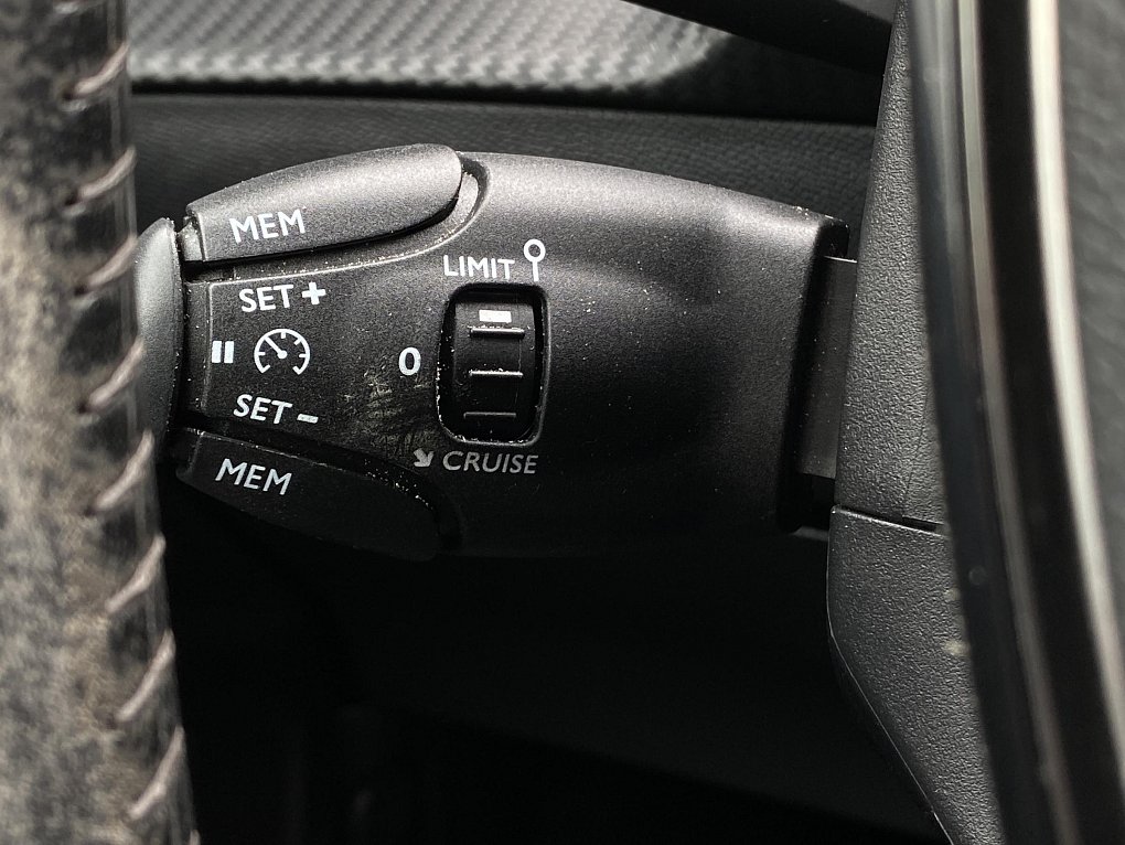 Peugeot 2008 1.2PT Allure