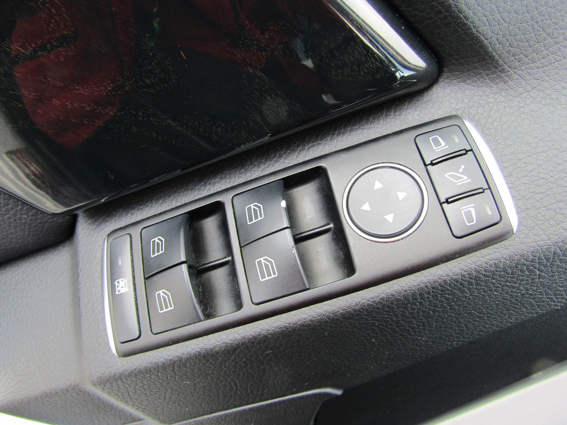 Mercedes-Benz GLK, 2013 - pohled č. 15