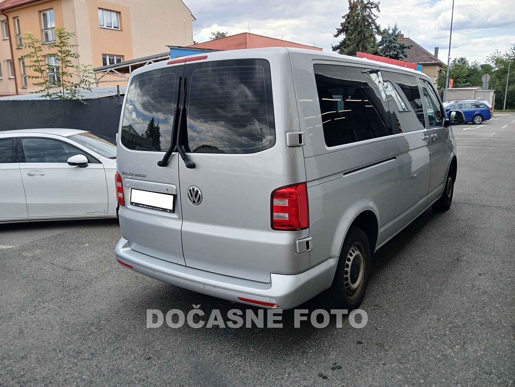 Volkswagen Transporter 2.0TDi  L2 9míst