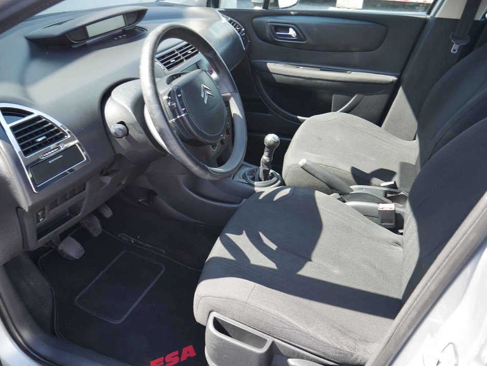 Citroën C4 1.4i 