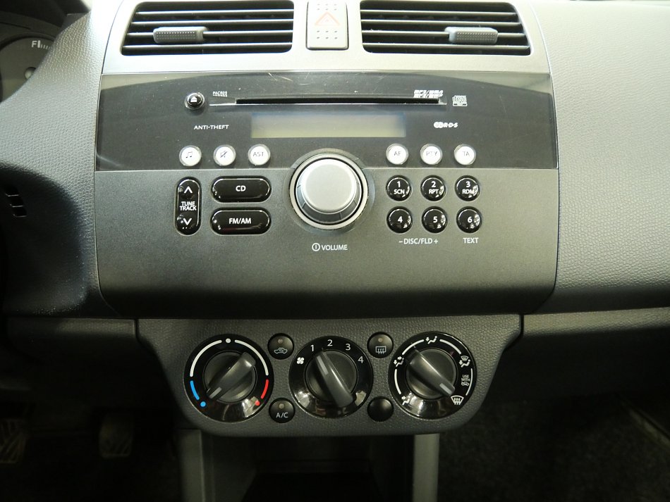 Suzuki Swift 1.3i  4x4