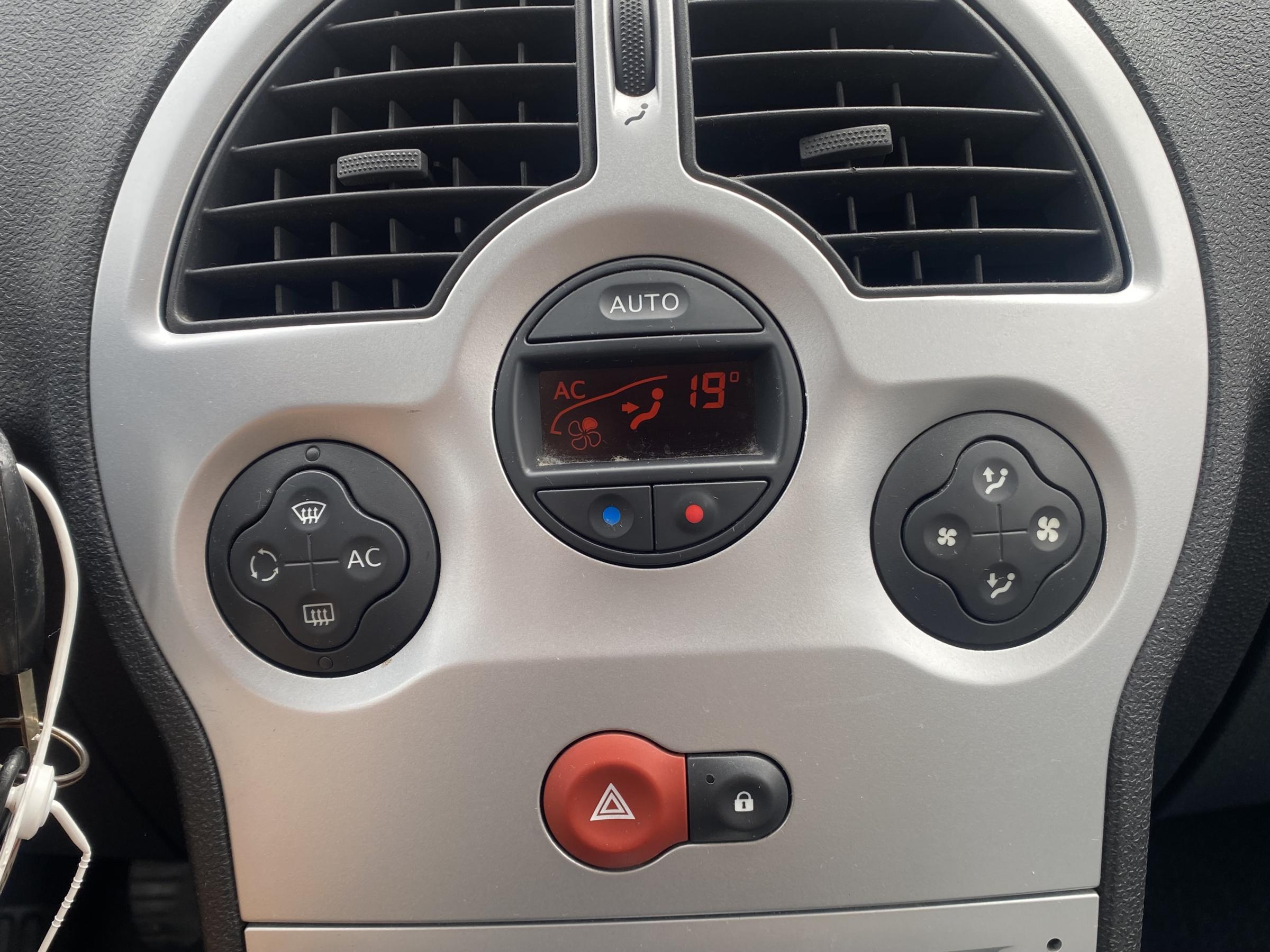 Renault Modus, 2008 - pohled č. 19