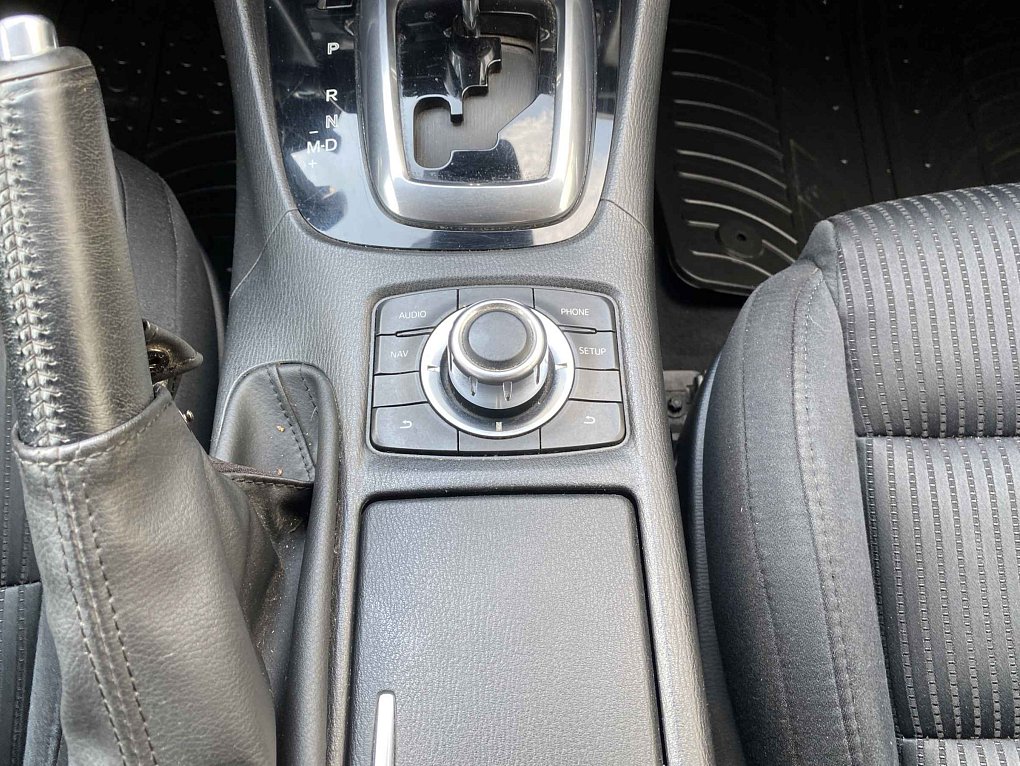 Mazda 6 2.0 i 