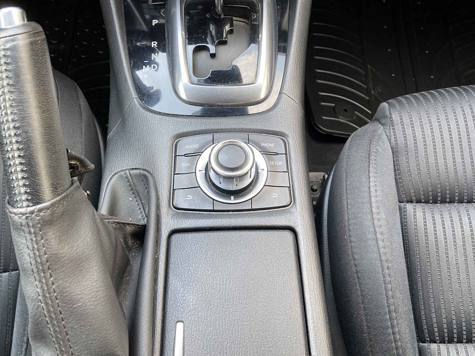 Mazda 6 2.0 i 