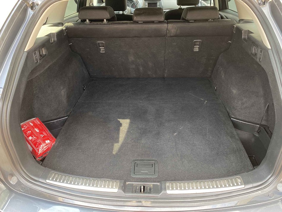 Mazda 6 2.0 i 