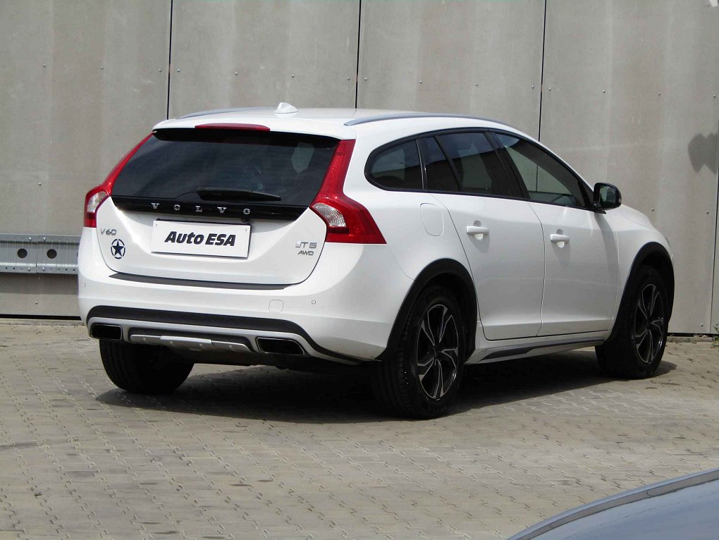 Volvo V60 2.0 T5 Cross Country 4x4
