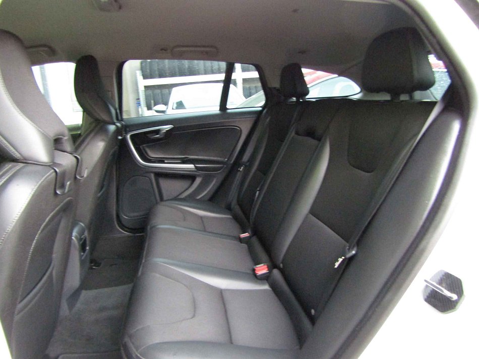 Volvo V60 2.0 T5 Cross Country 4x4