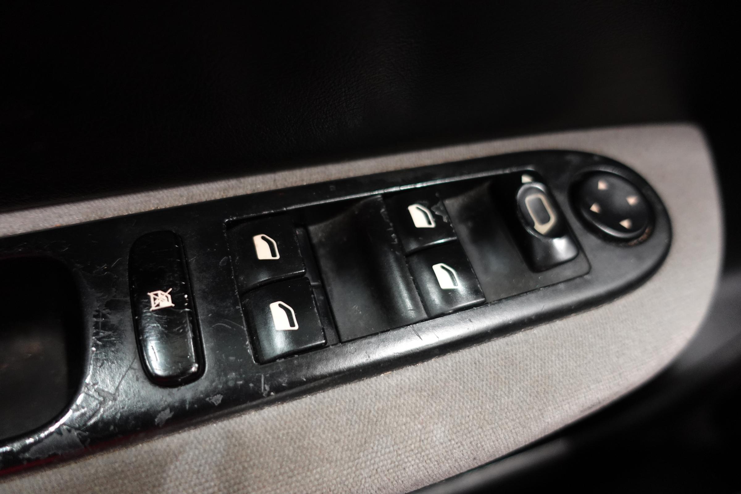 Peugeot 307, 2006 - pohled č. 14