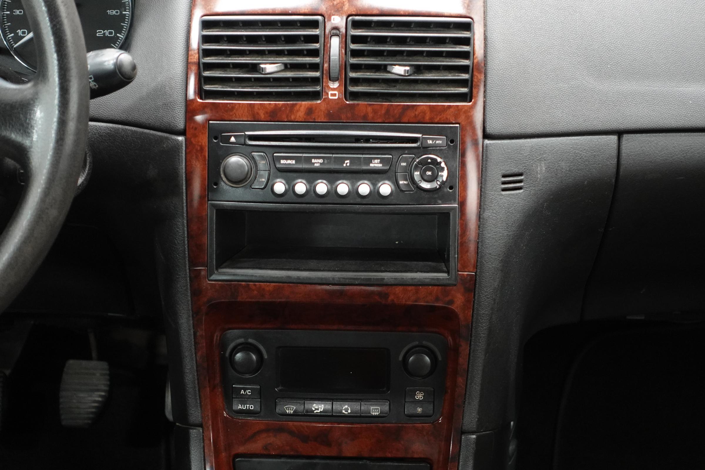 Peugeot 307, 2006 - pohled č. 9