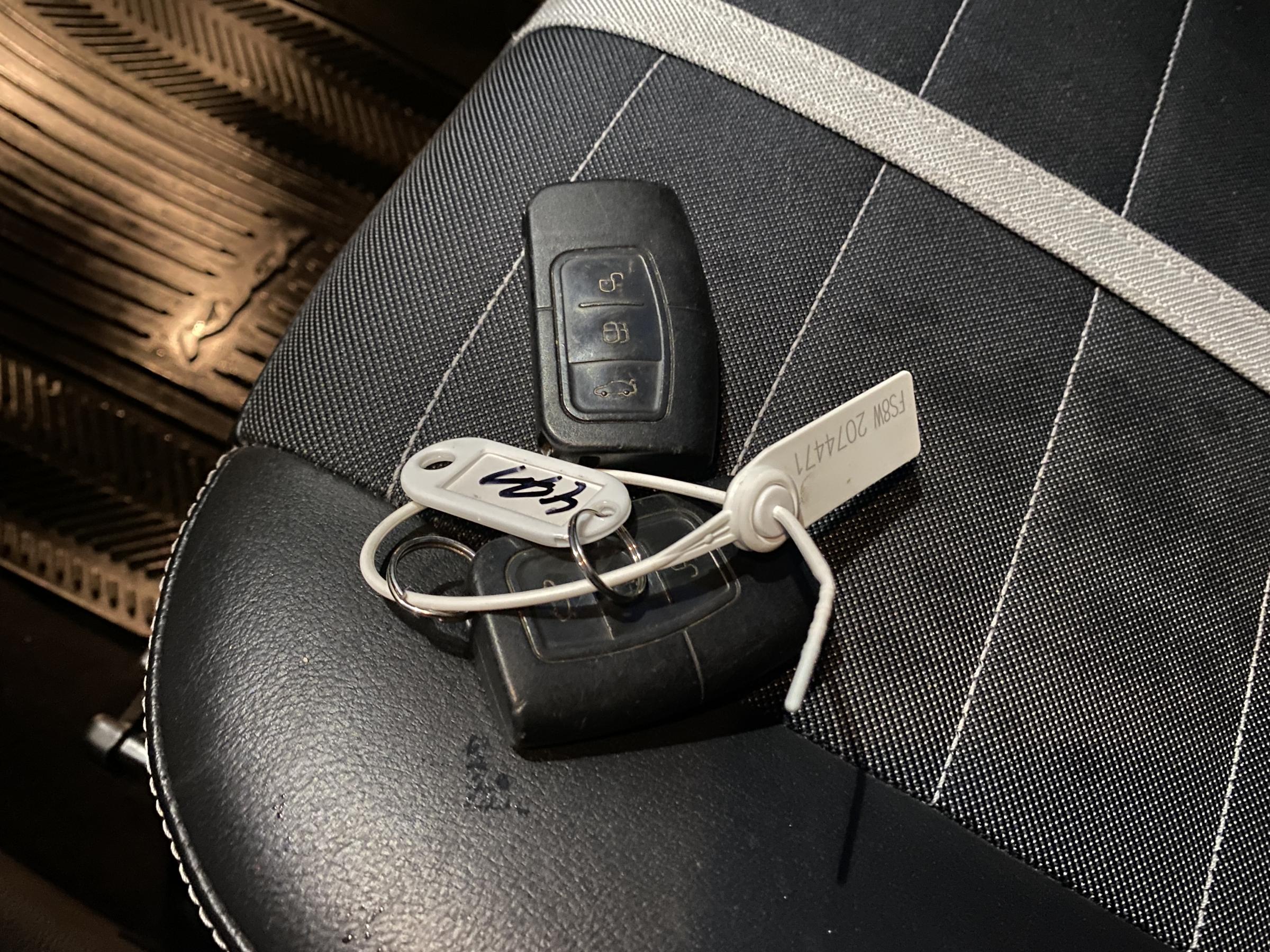 Ford Kuga, 2011 - pohled č. 17