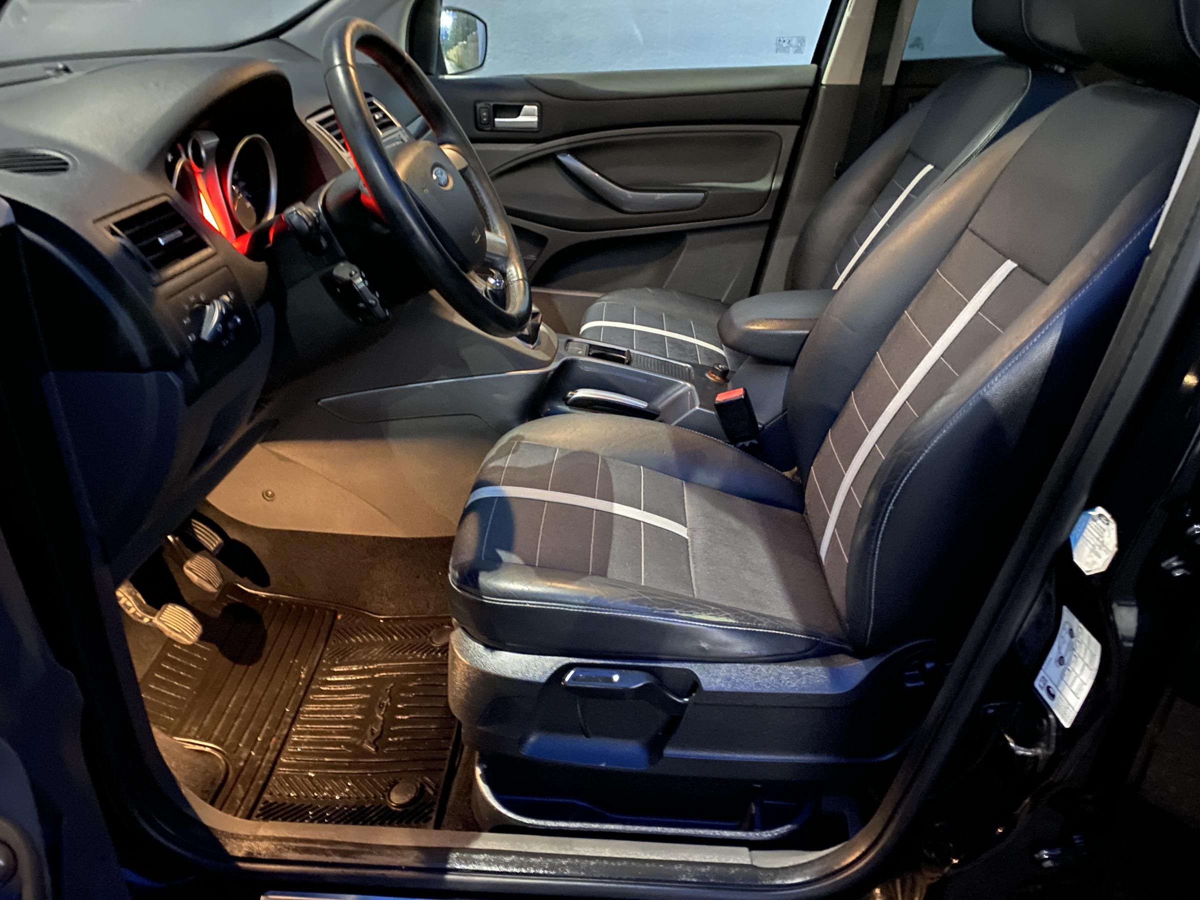 Ford Kuga, 2011 - pohled č. 9