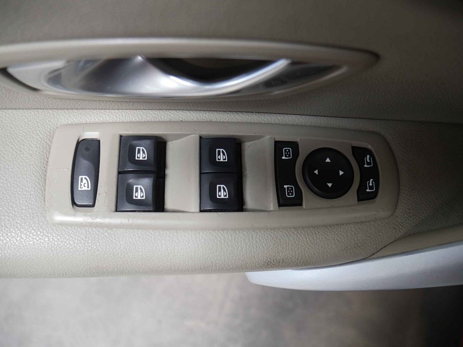 Renault Fluence 1.6 i 