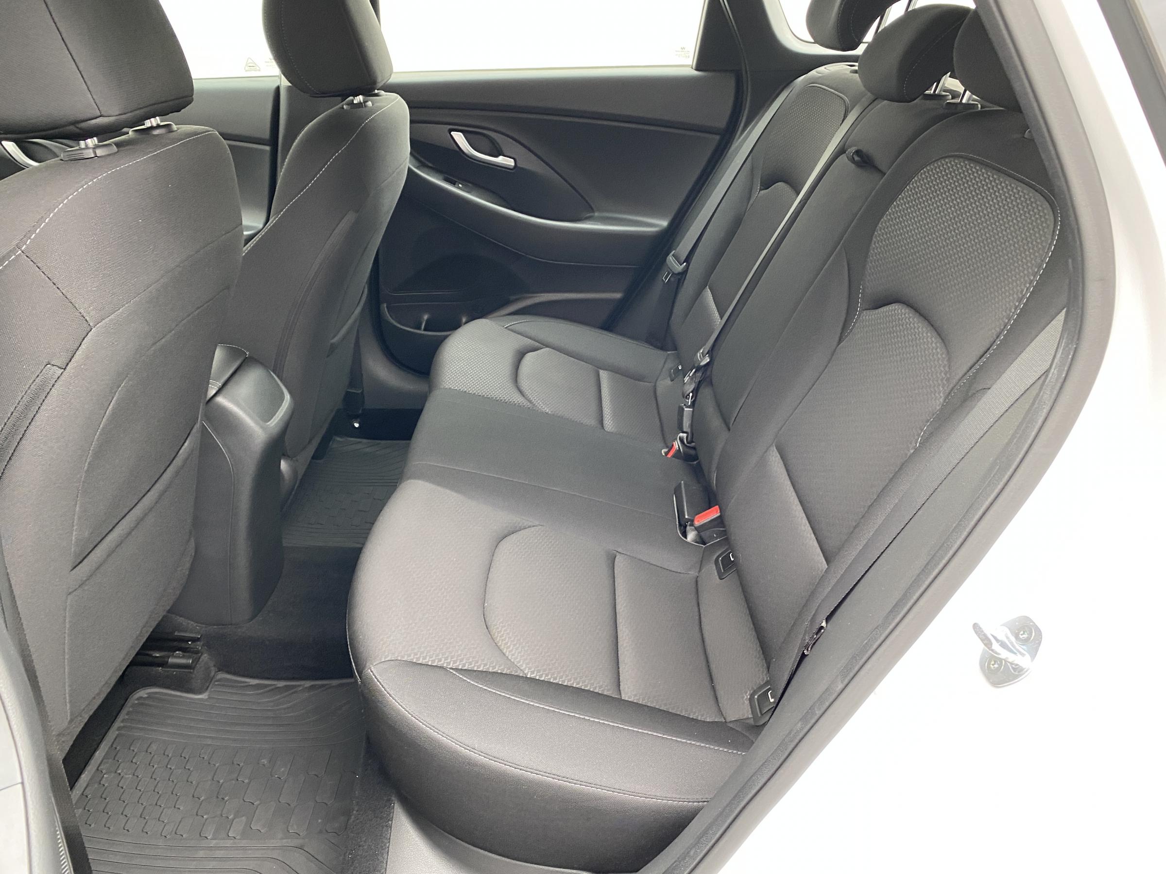 Hyundai i30, 2020 - pohled č. 10