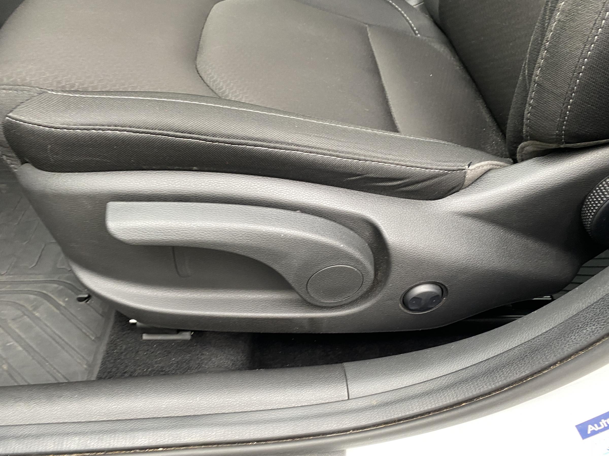 Hyundai i30, 2020 - pohled č. 14