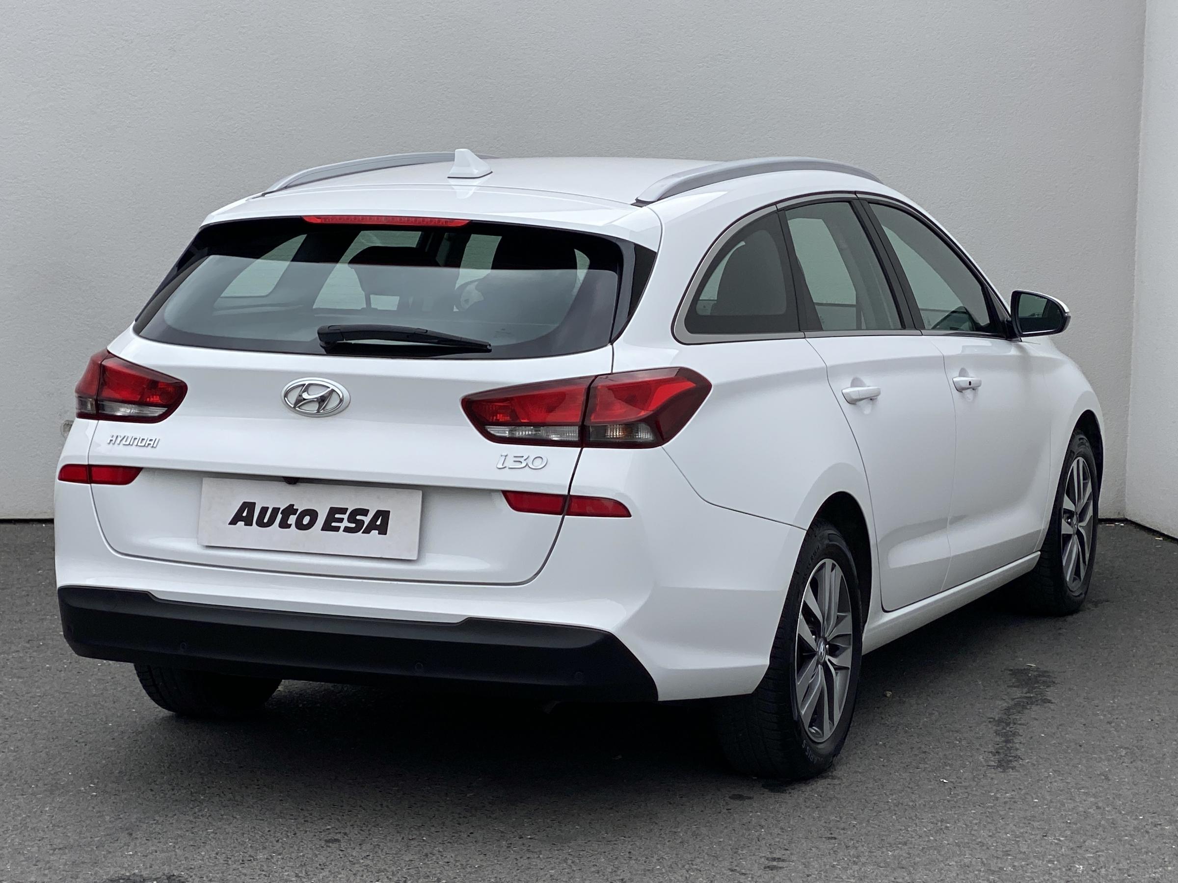 Hyundai i30, 2020 - pohled č. 4