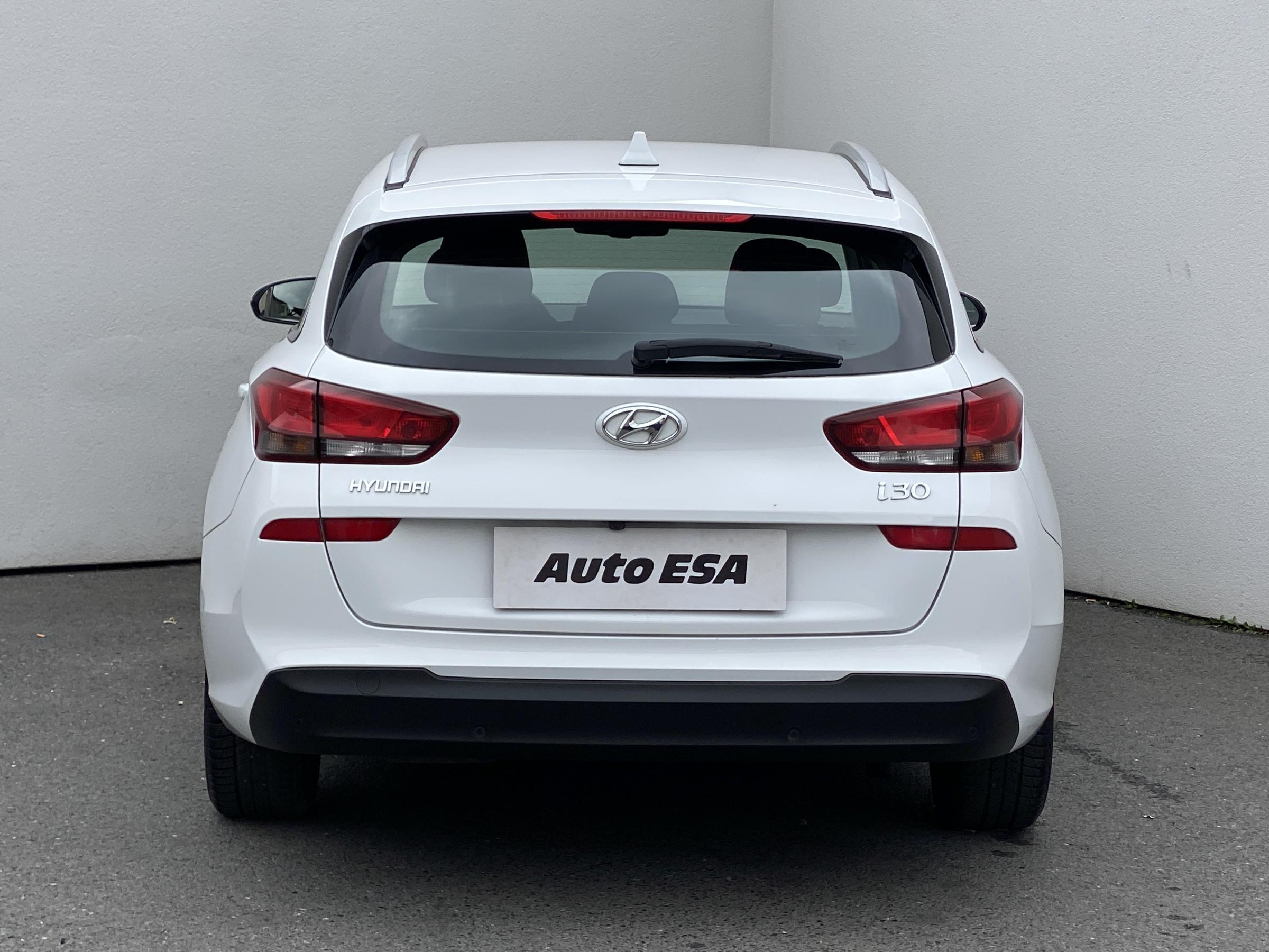 Hyundai i30, 2020 - pohled č. 5
