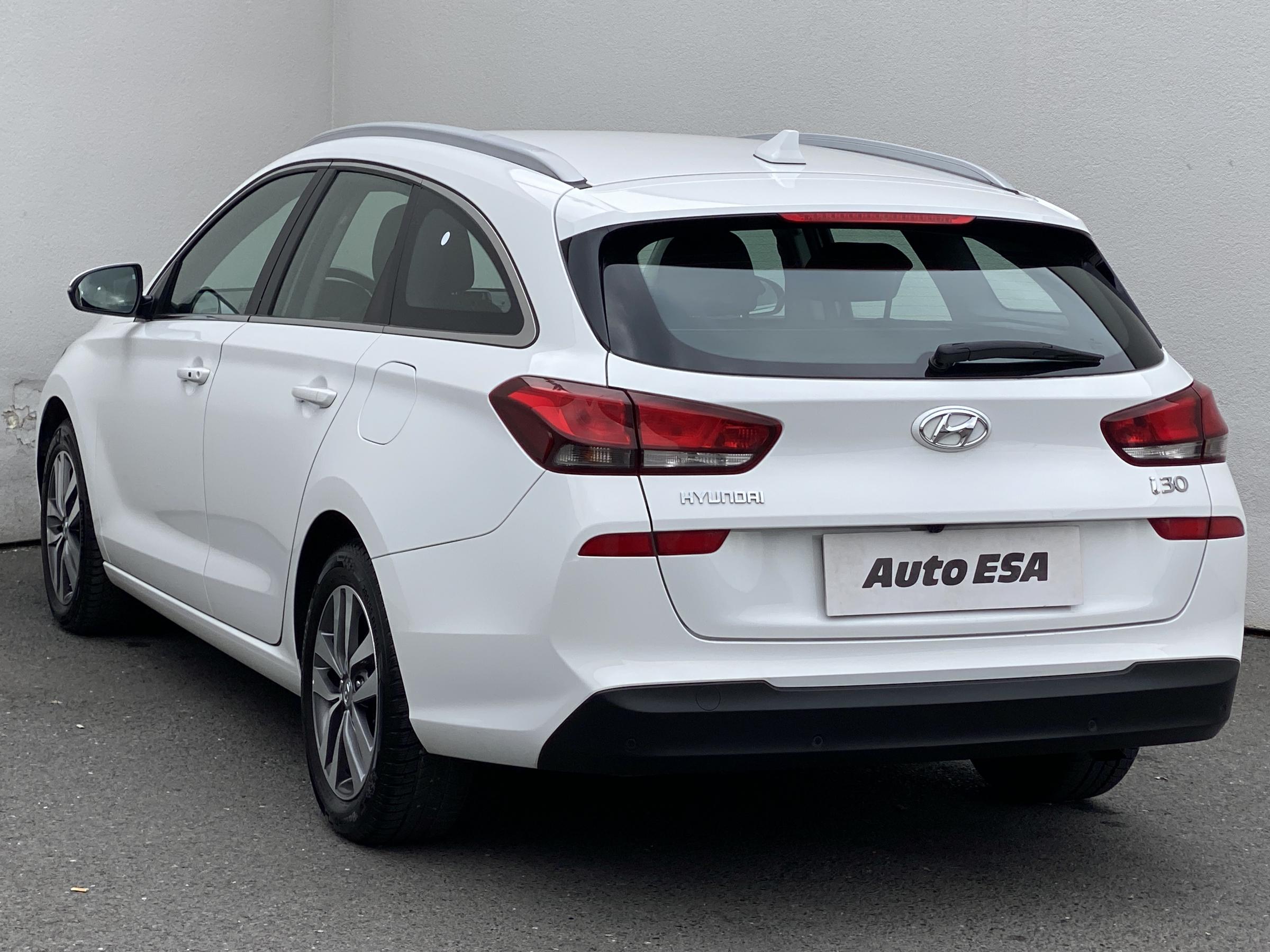 Hyundai i30, 2020 - pohled č. 6
