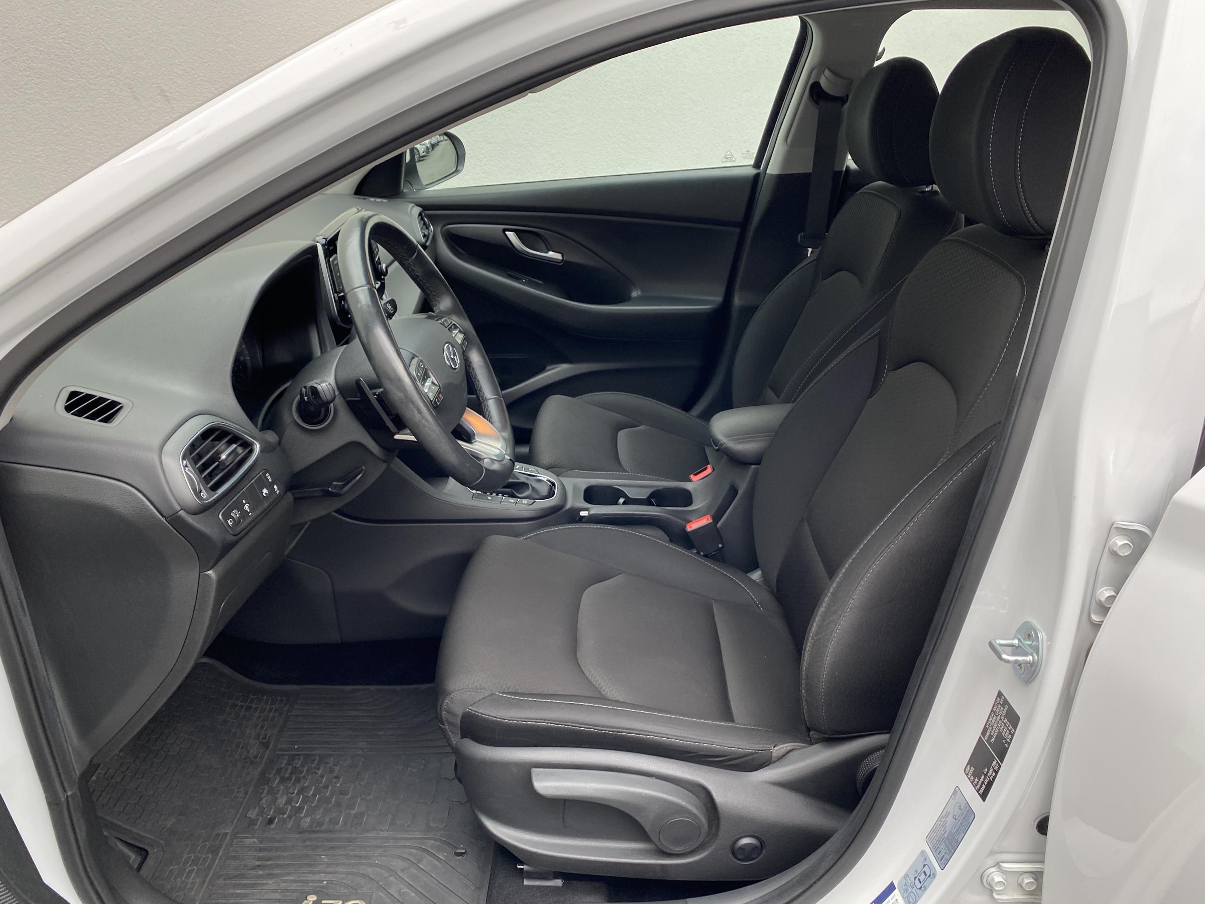 Hyundai i30, 2020 - pohled č. 9