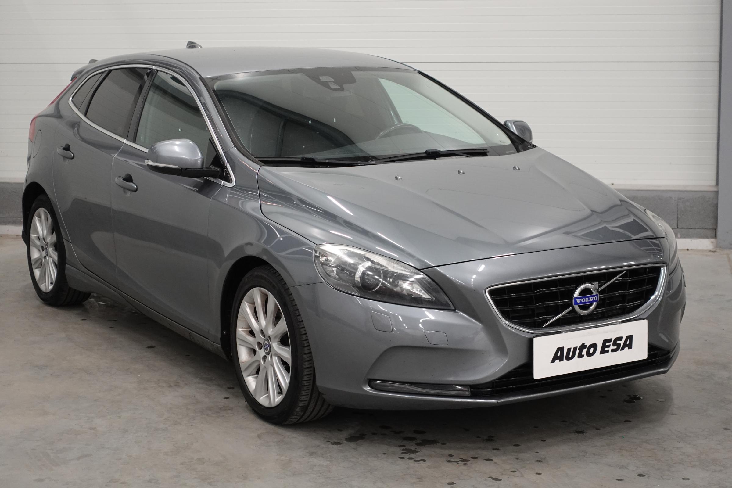 Volvo V40, 2014