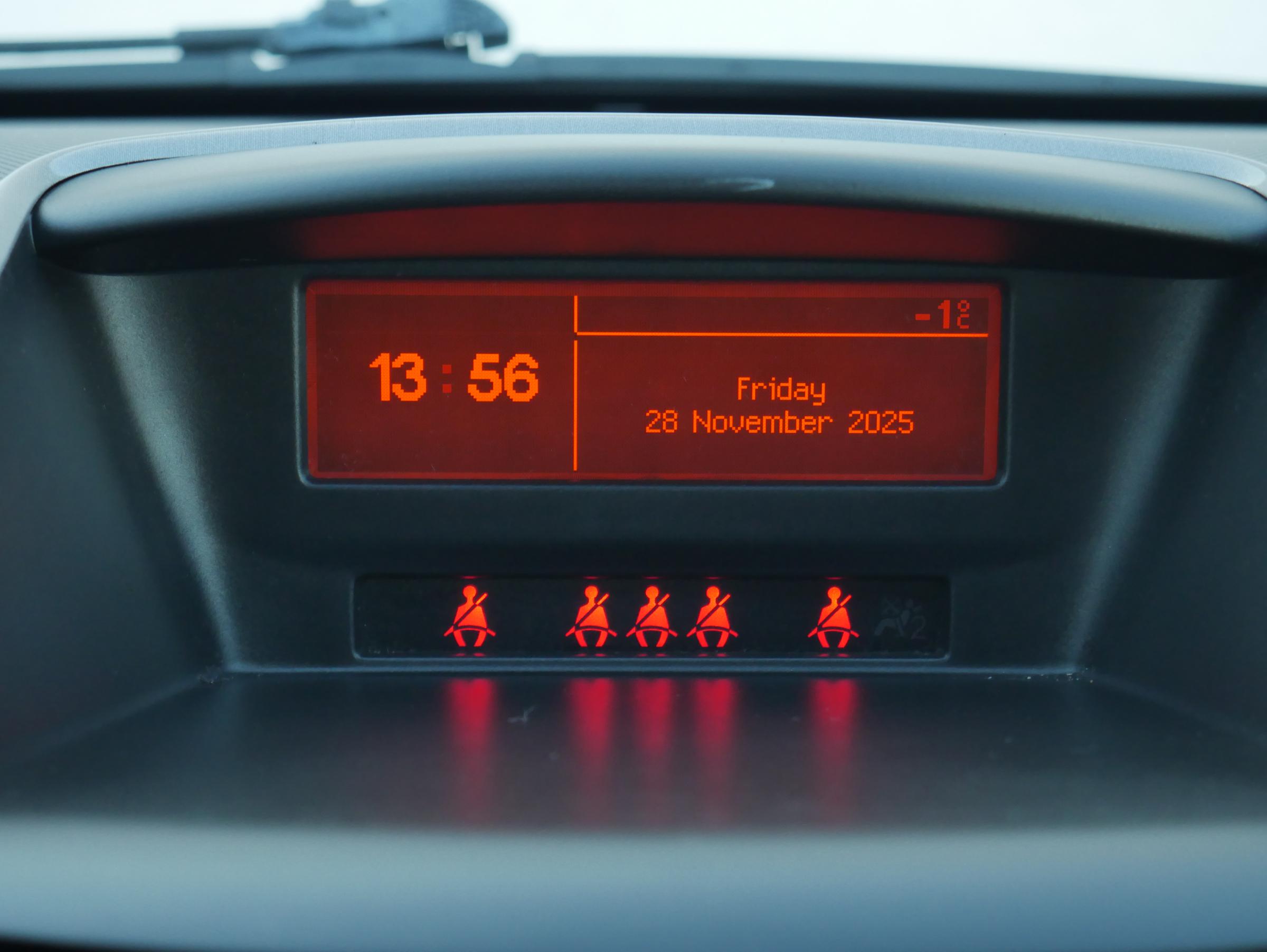 Peugeot 207, 2010 - pohled č. 14