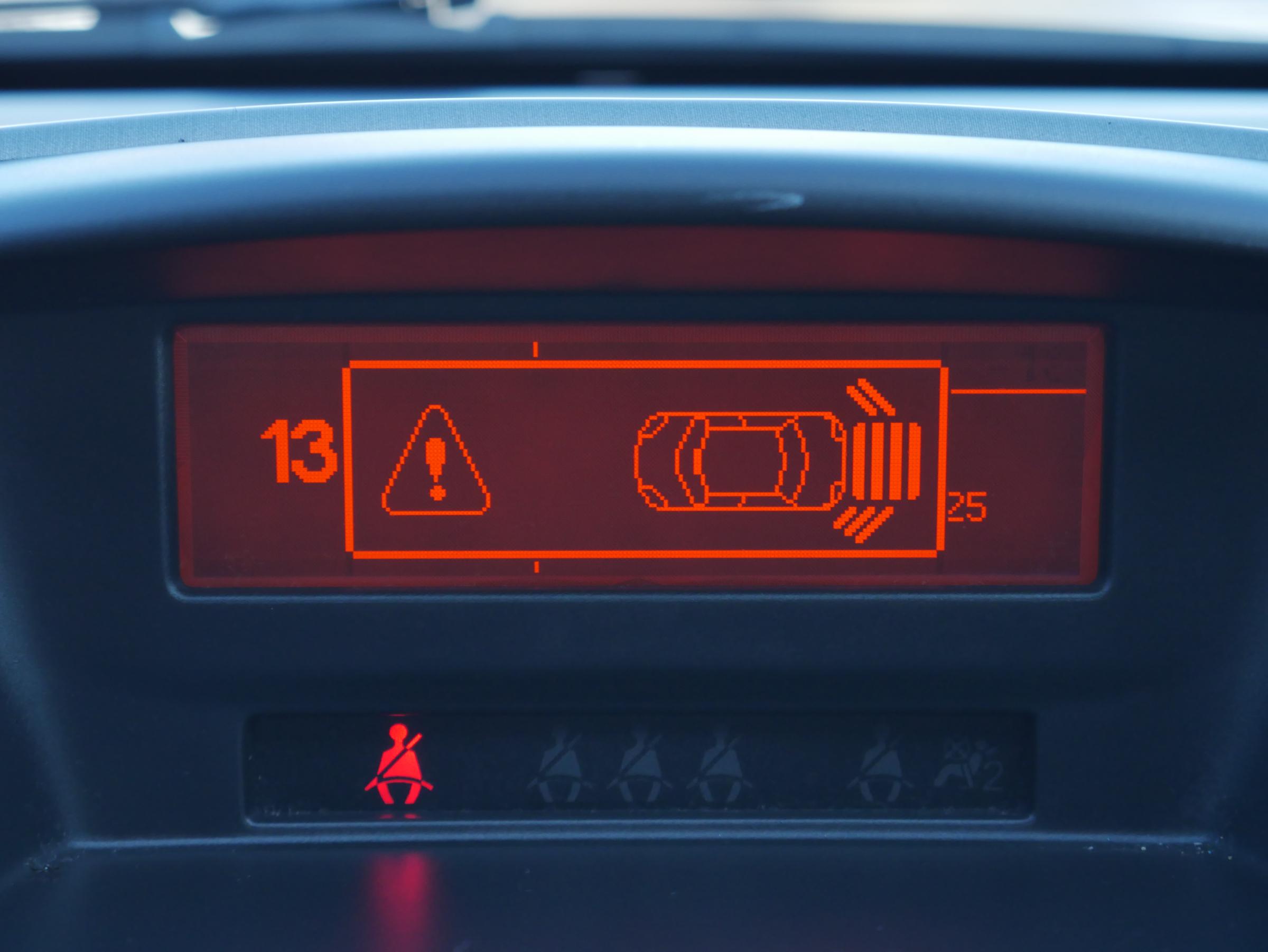 Peugeot 207, 2010 - pohled č. 15