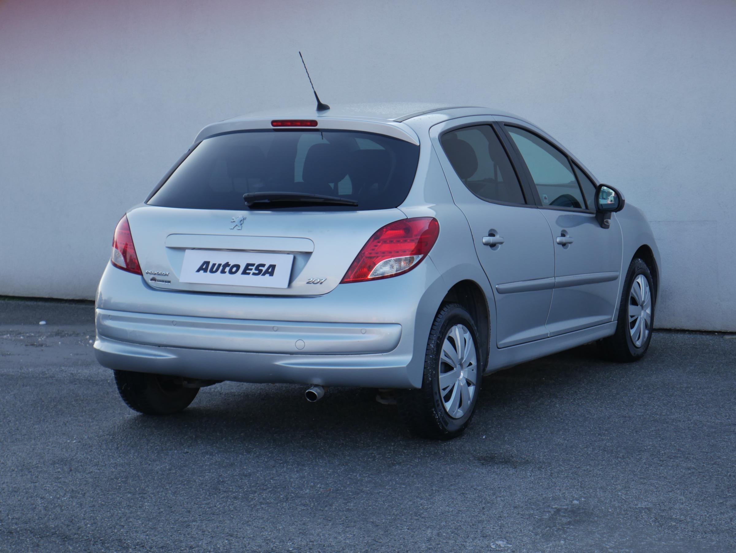 Peugeot 207, 2010 - pohled č. 4
