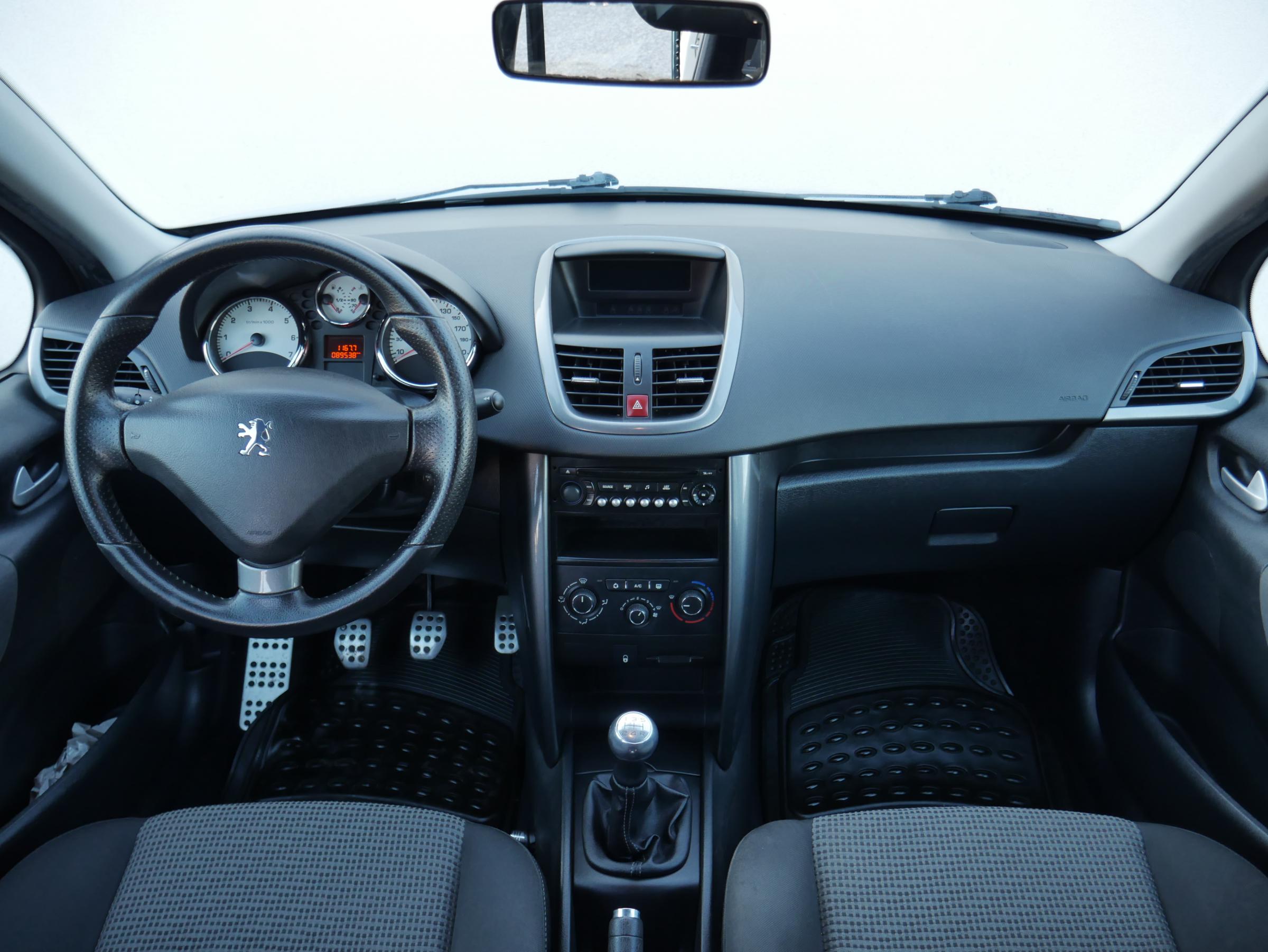 Peugeot 207, 2010 - pohled č. 8