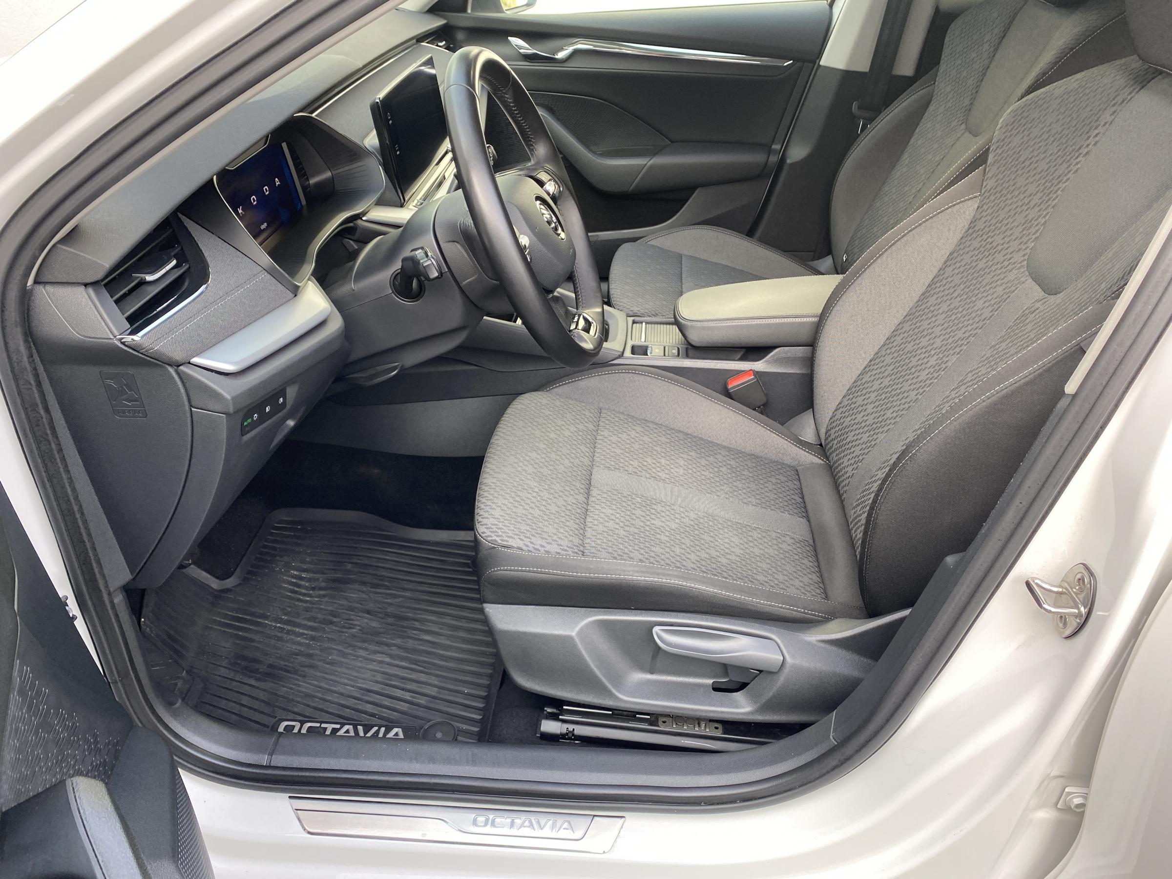 Škoda Octavia IV, 2021 - pohled č. 9