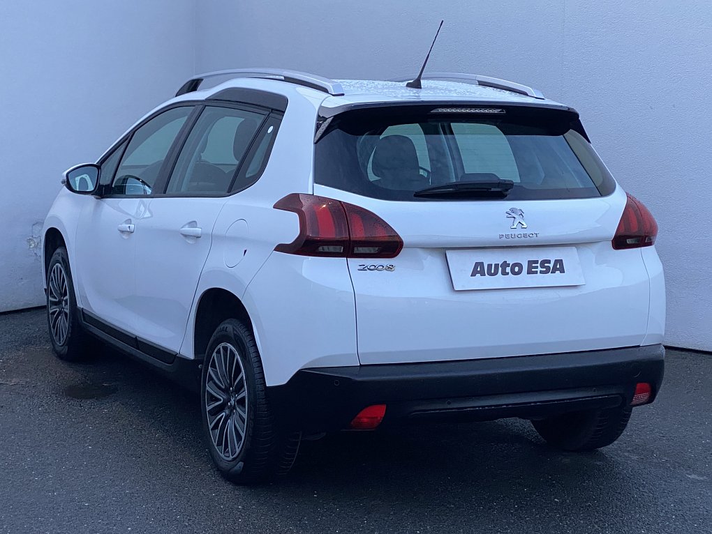Peugeot 2008 1.2 PT 