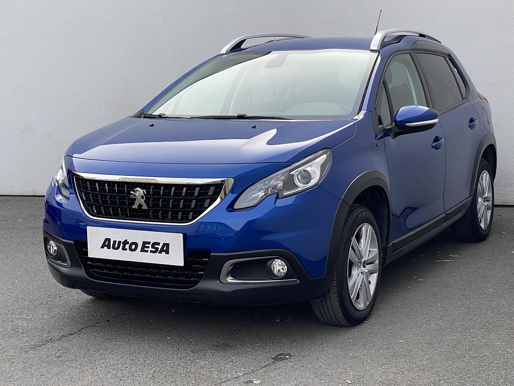 Peugeot 2008 1.2i Signature