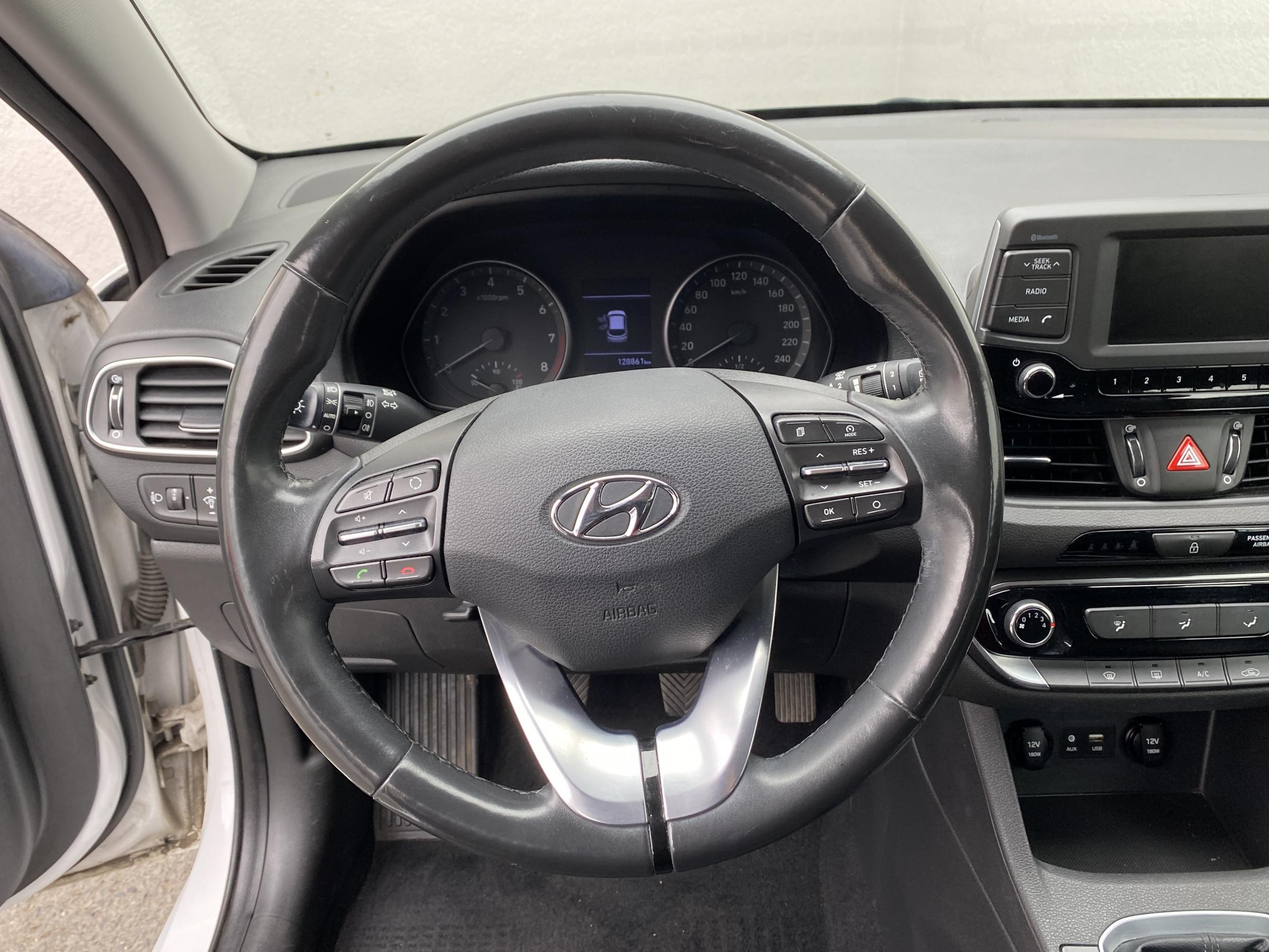 Hyundai i30, 2019 - pohled č. 10
