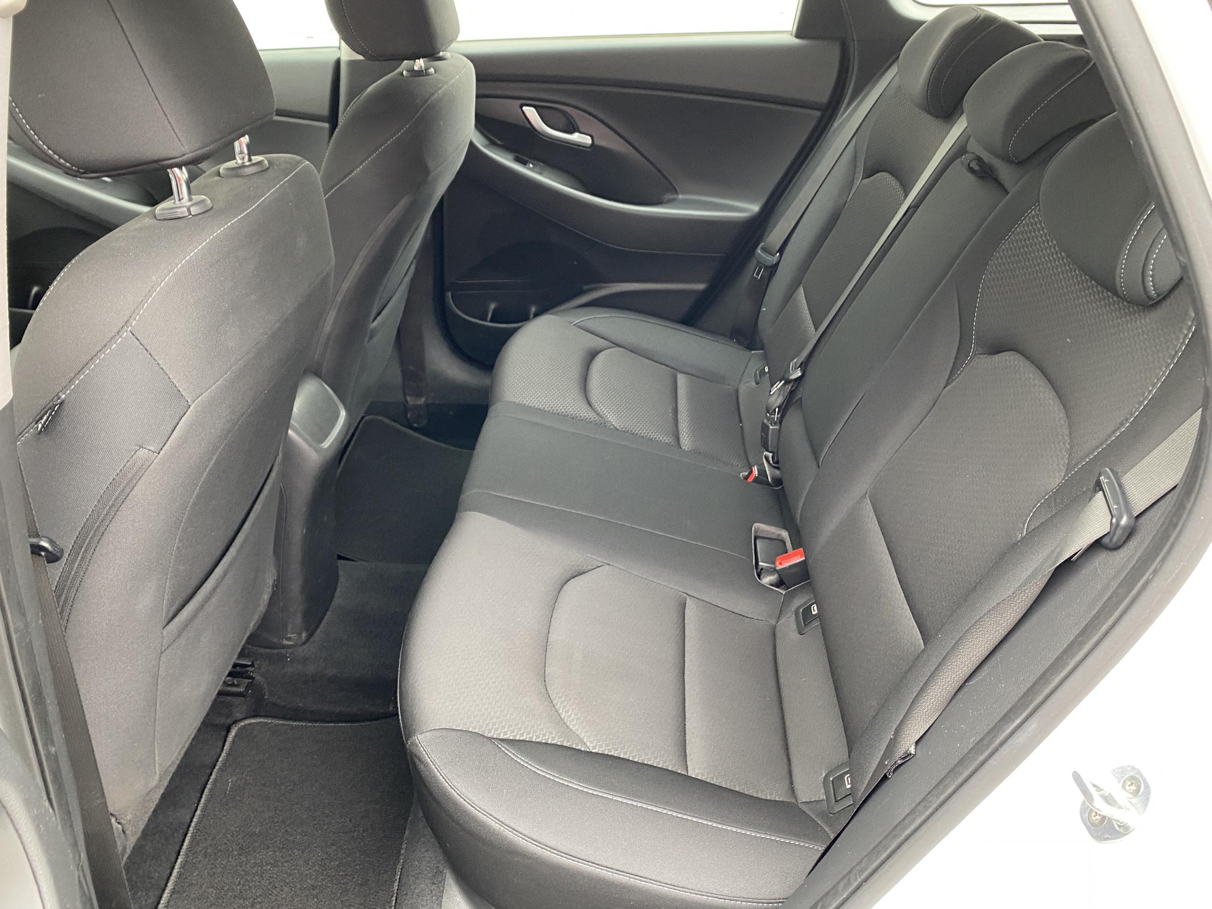 Hyundai i30, 2019 - pohled č. 12