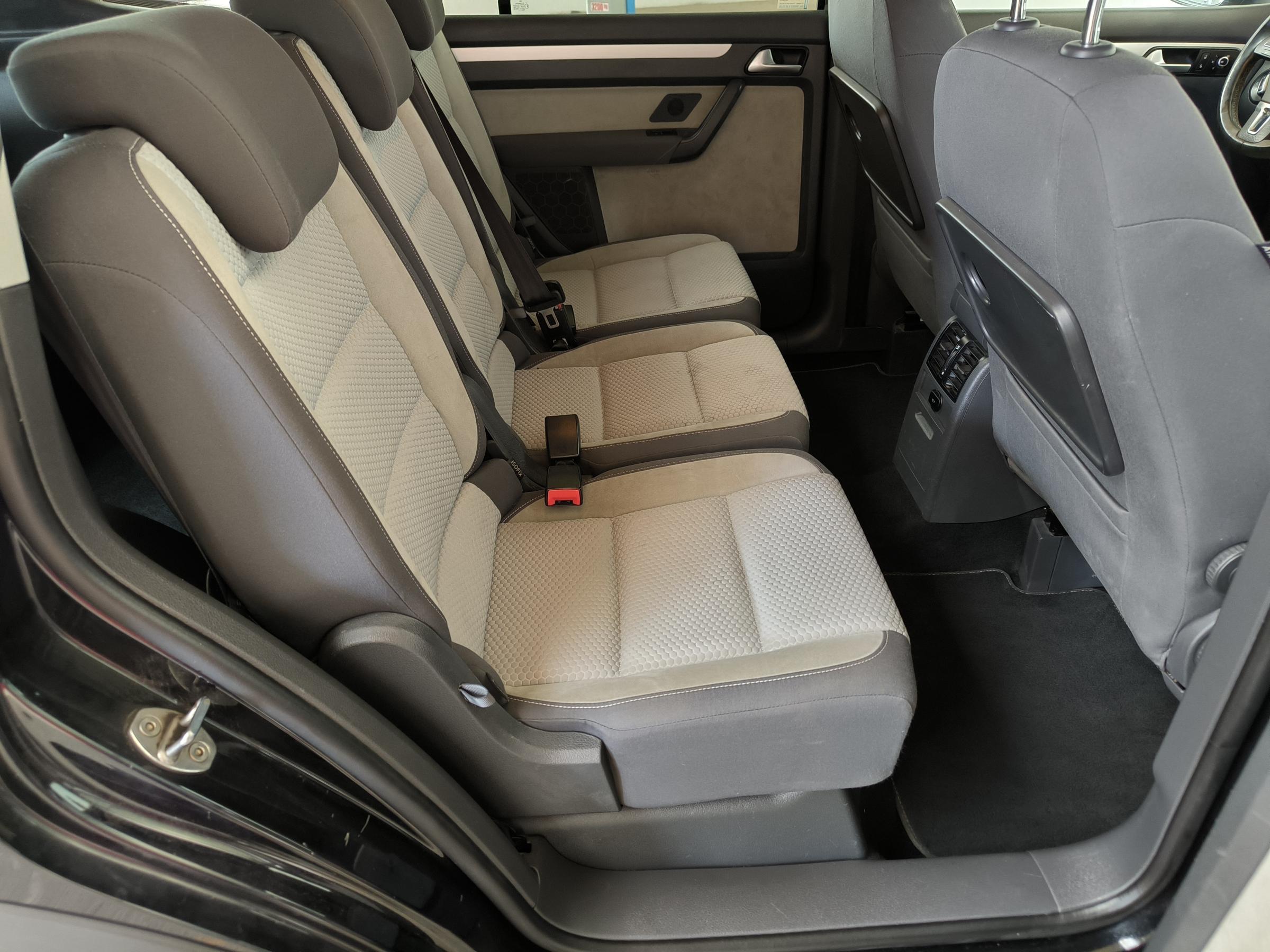 Volkswagen Touran, 2014 - pohled č. 10