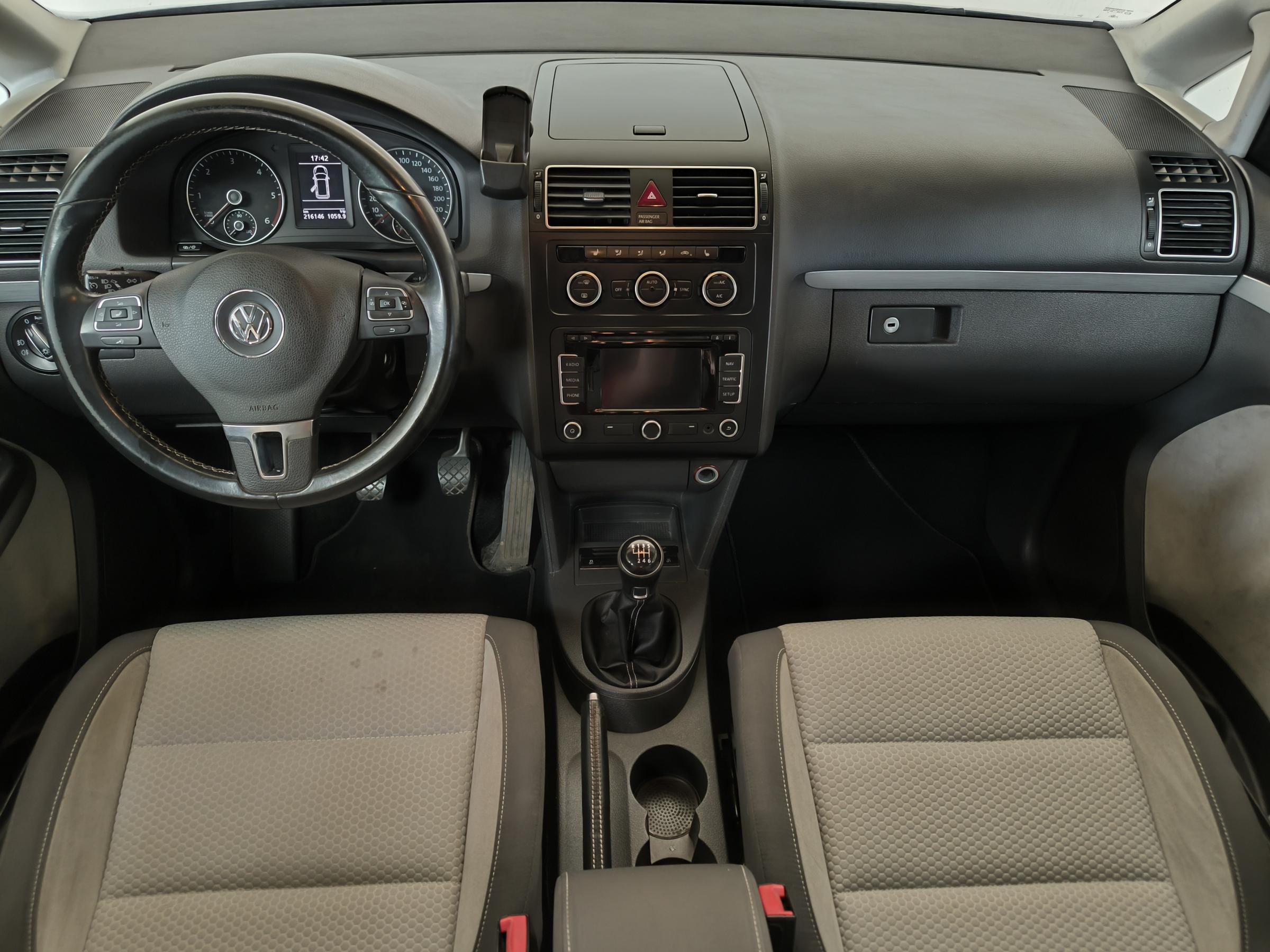 Volkswagen Touran, 2014 - pohled č. 12