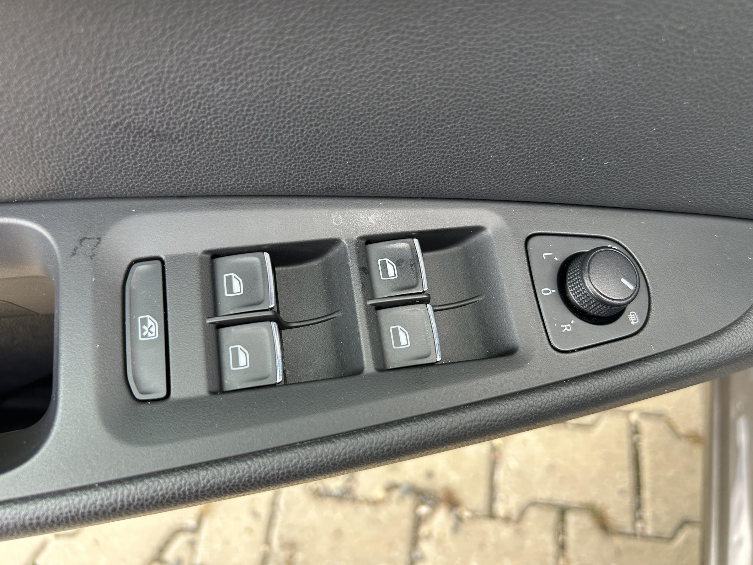 Seat Leon, 2015 - pohled č. 14