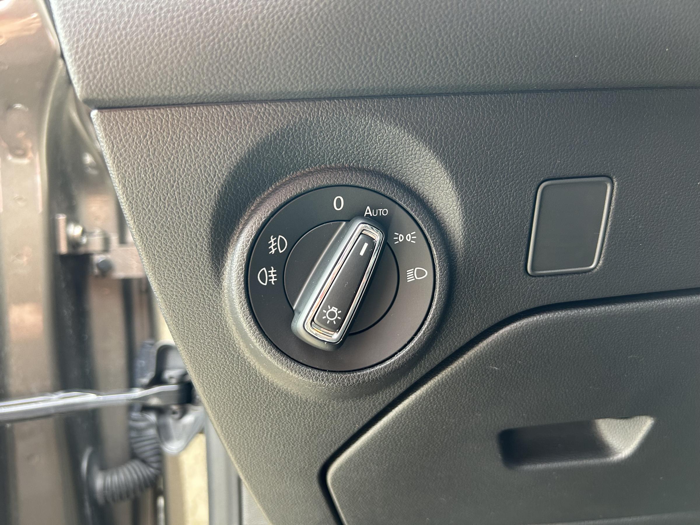 Seat Leon, 2015 - pohled č. 15