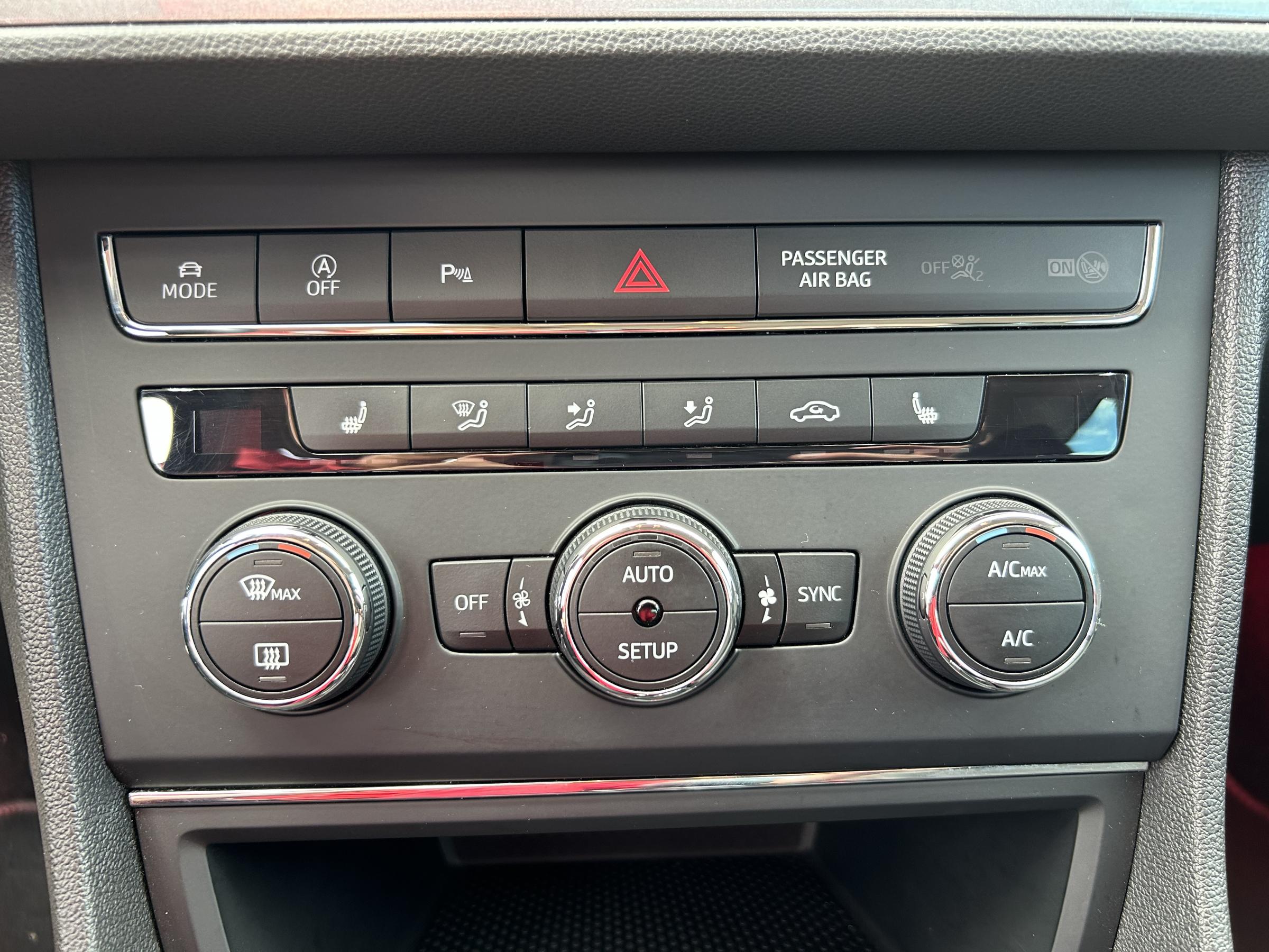 Seat Leon, 2015 - pohled č. 16