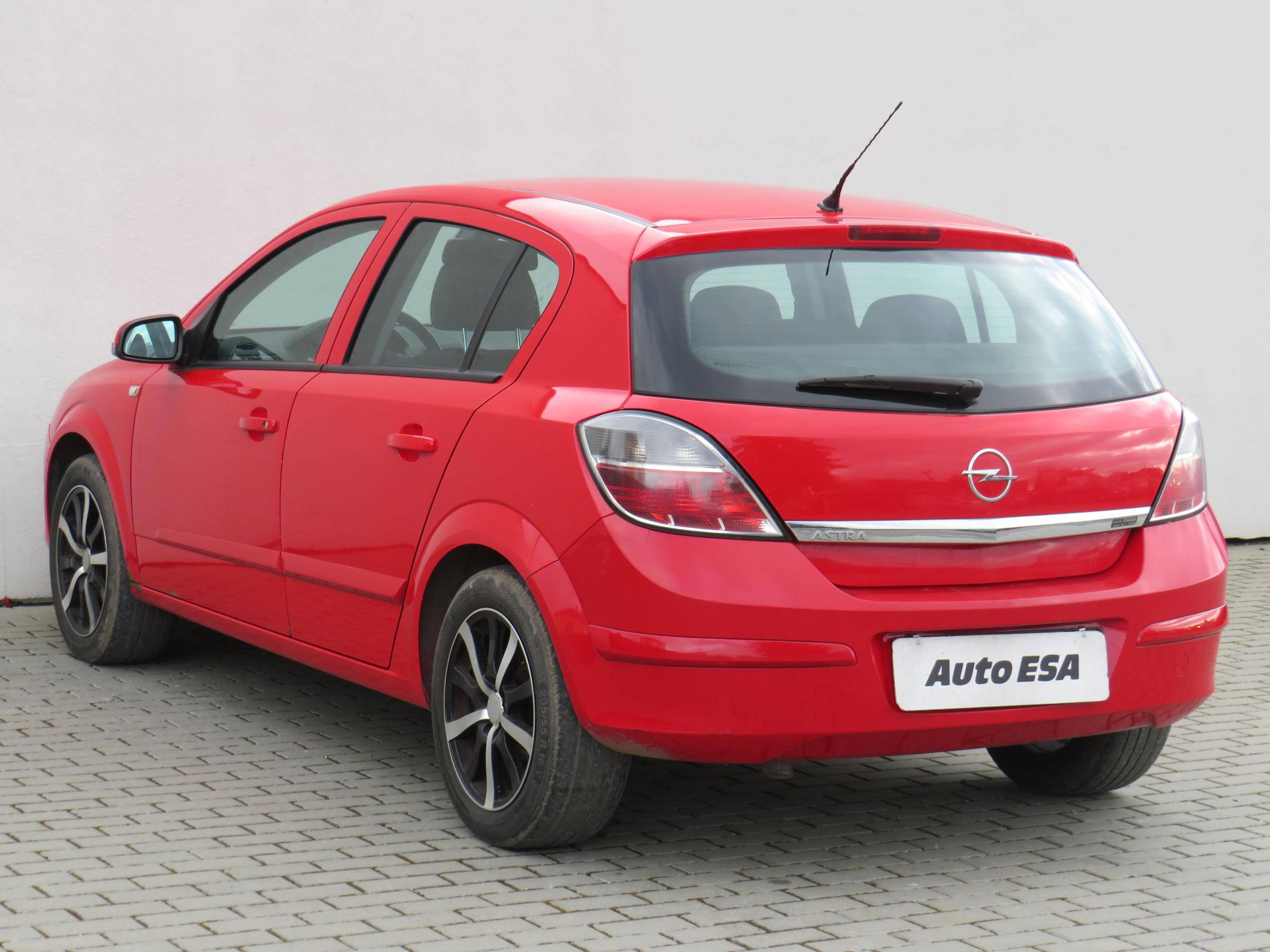 Opel Astra, 2009 - pohled č. 6