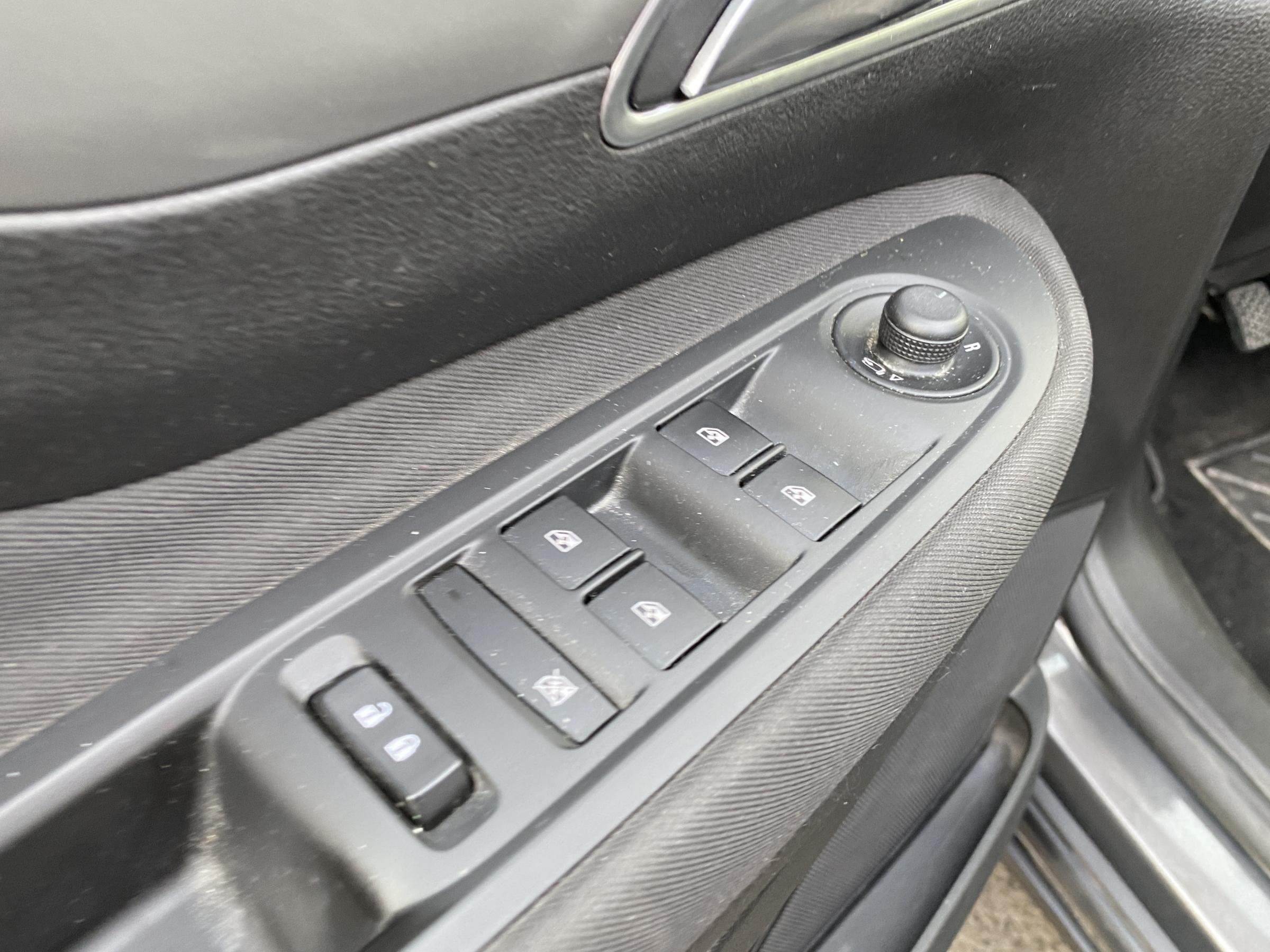 Opel Mokka, 2015 - pohled č. 13