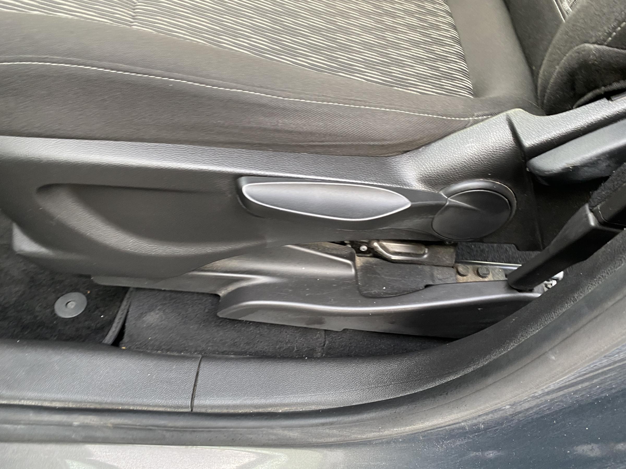 Opel Mokka, 2015 - pohled č. 14