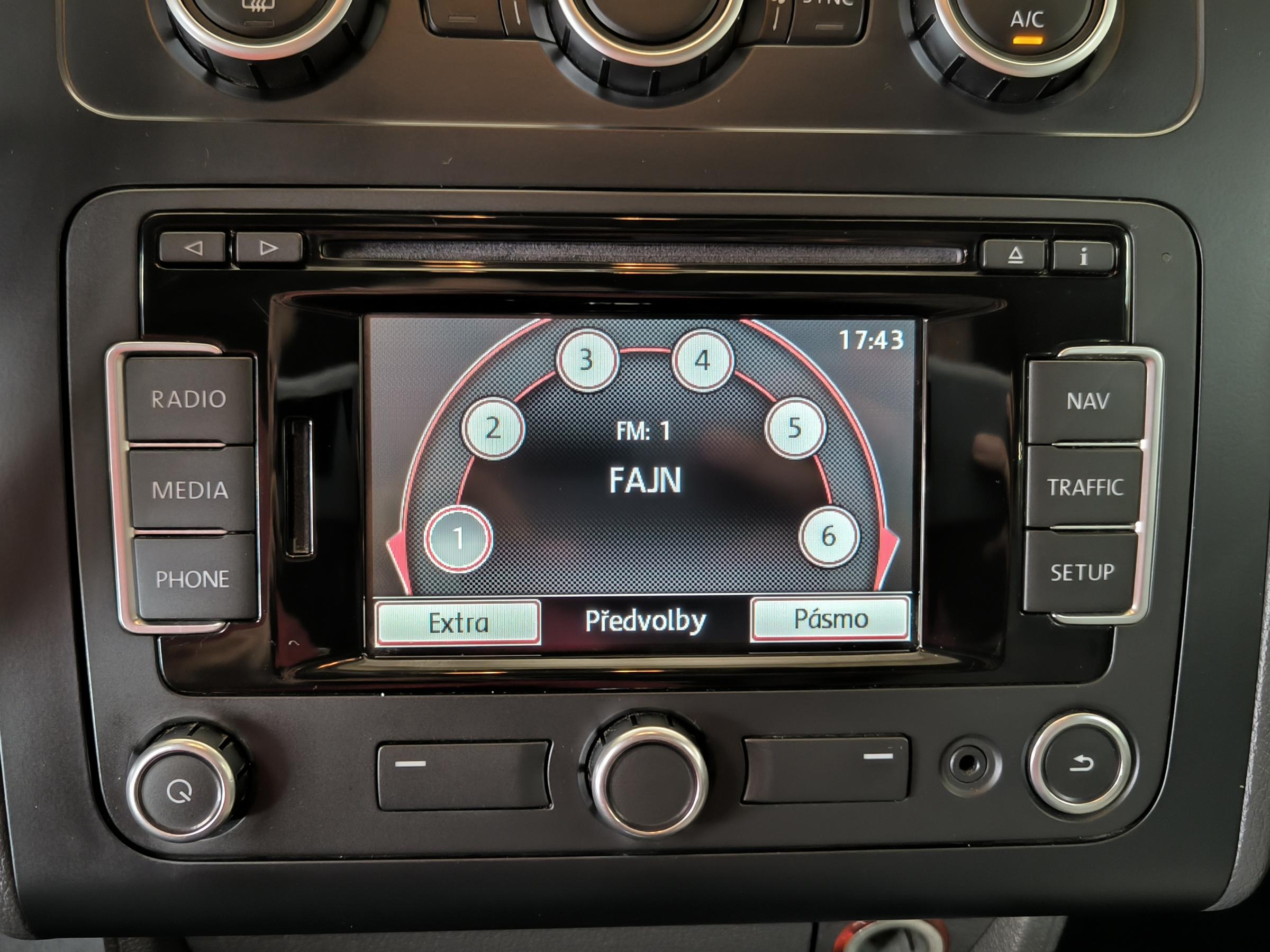 Volkswagen Touran, 2014 - pohled č. 14