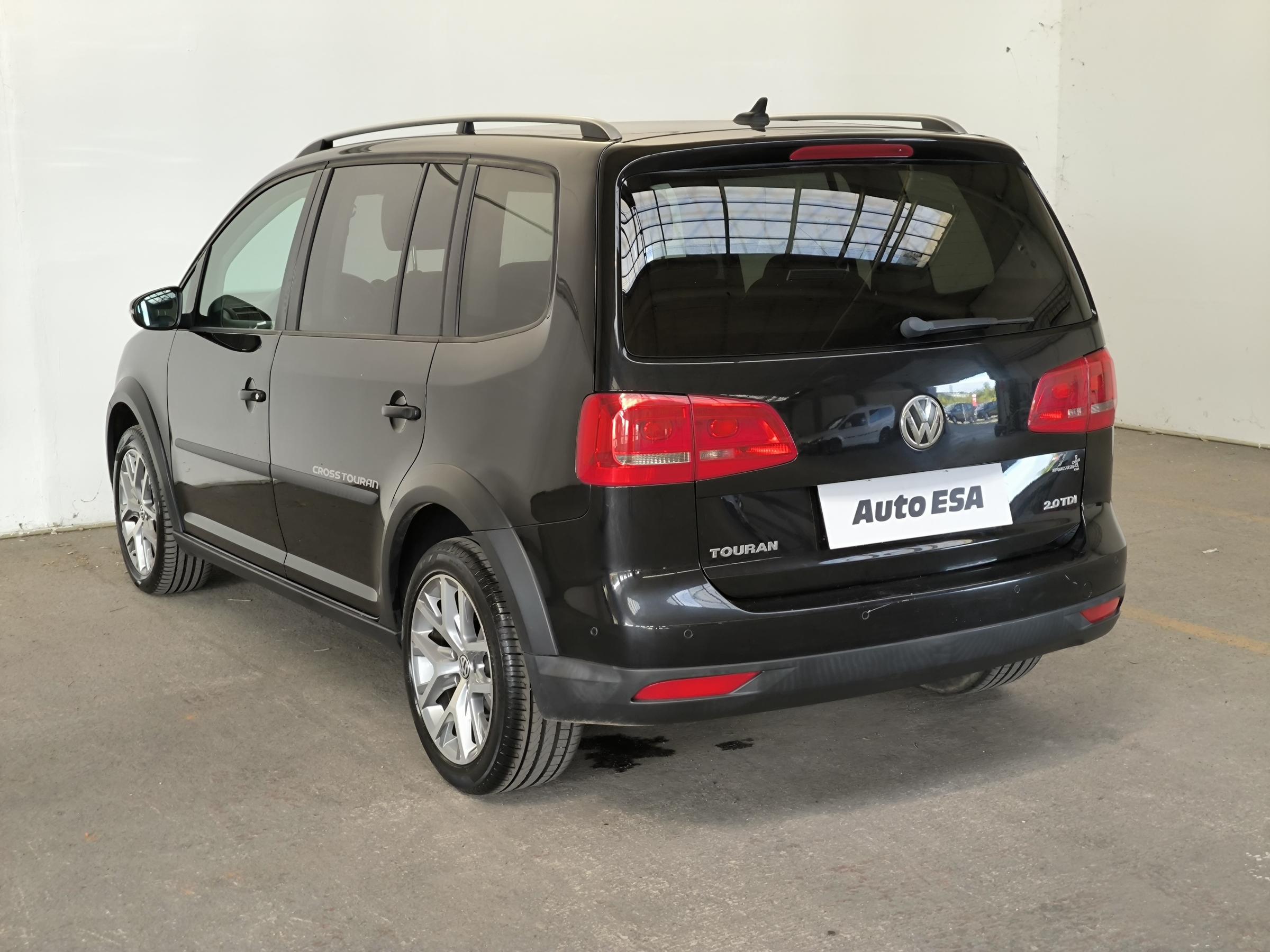 Volkswagen Touran, 2014 - pohled č. 4