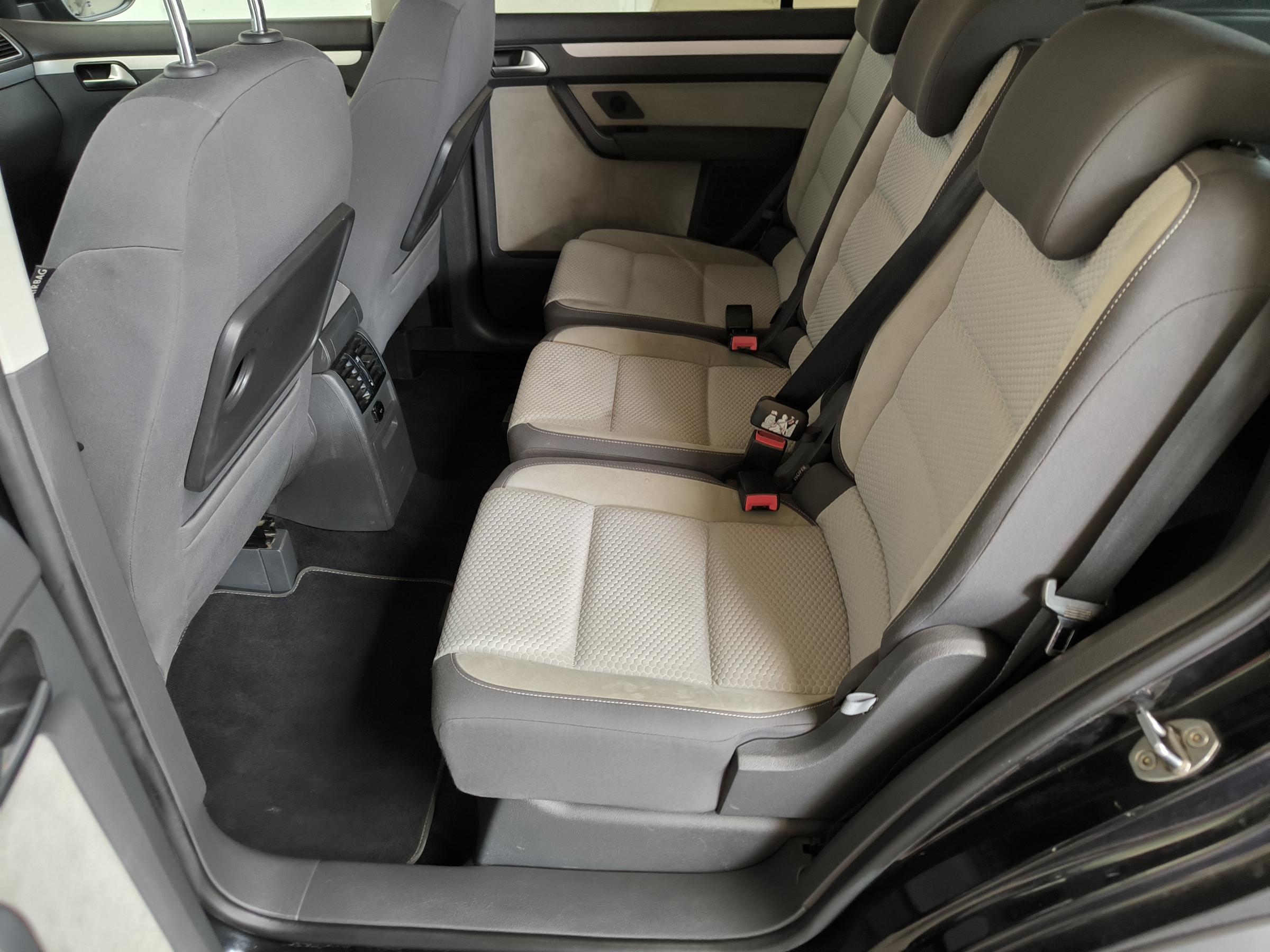 Volkswagen Touran, 2014 - pohled č. 9