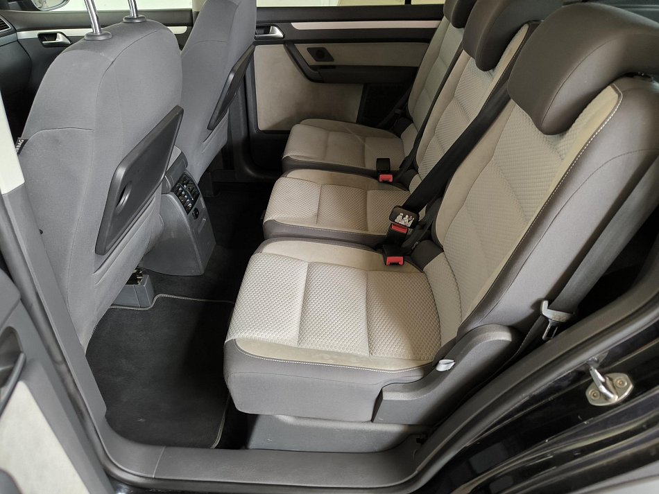 Volkswagen Touran 2.0TDI 