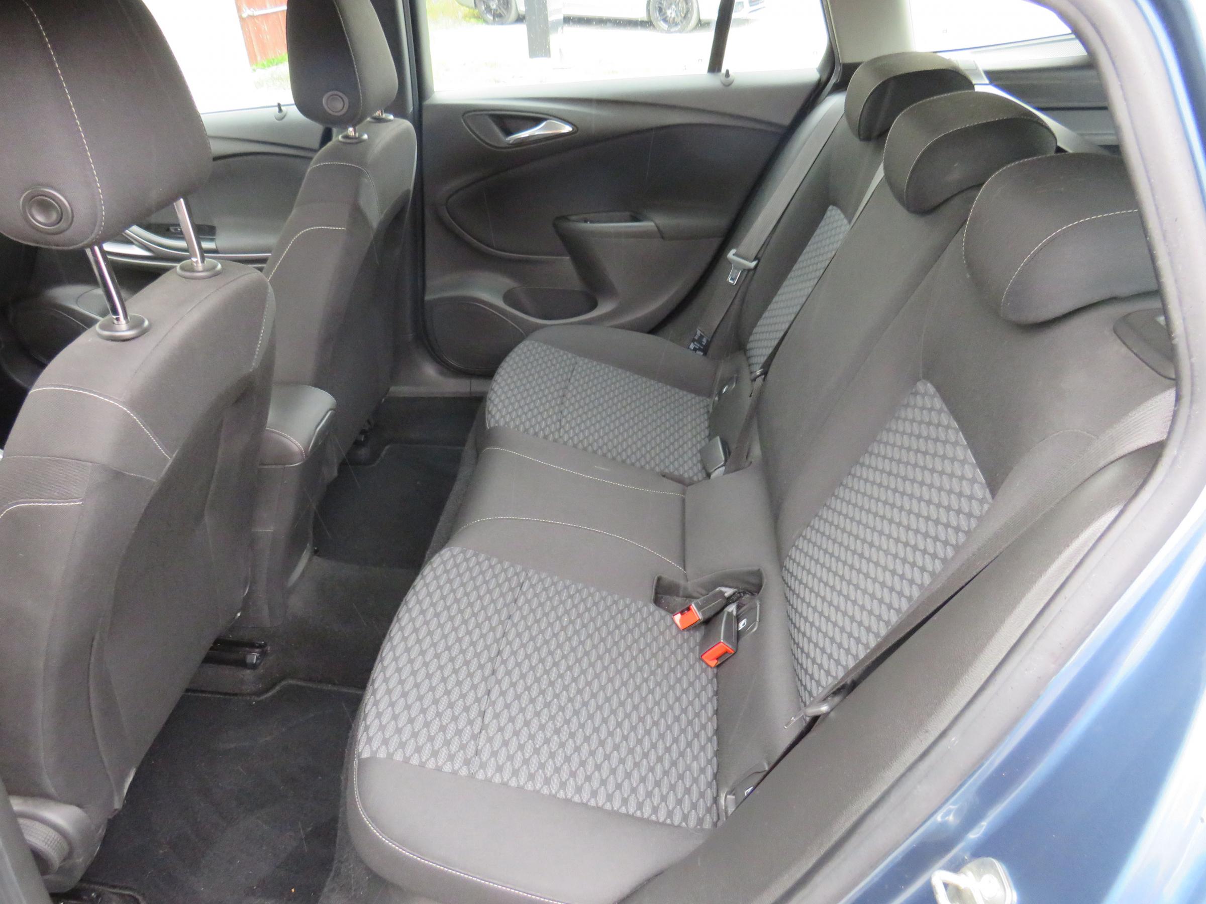 Opel Astra, 2016 - pohled č. 10