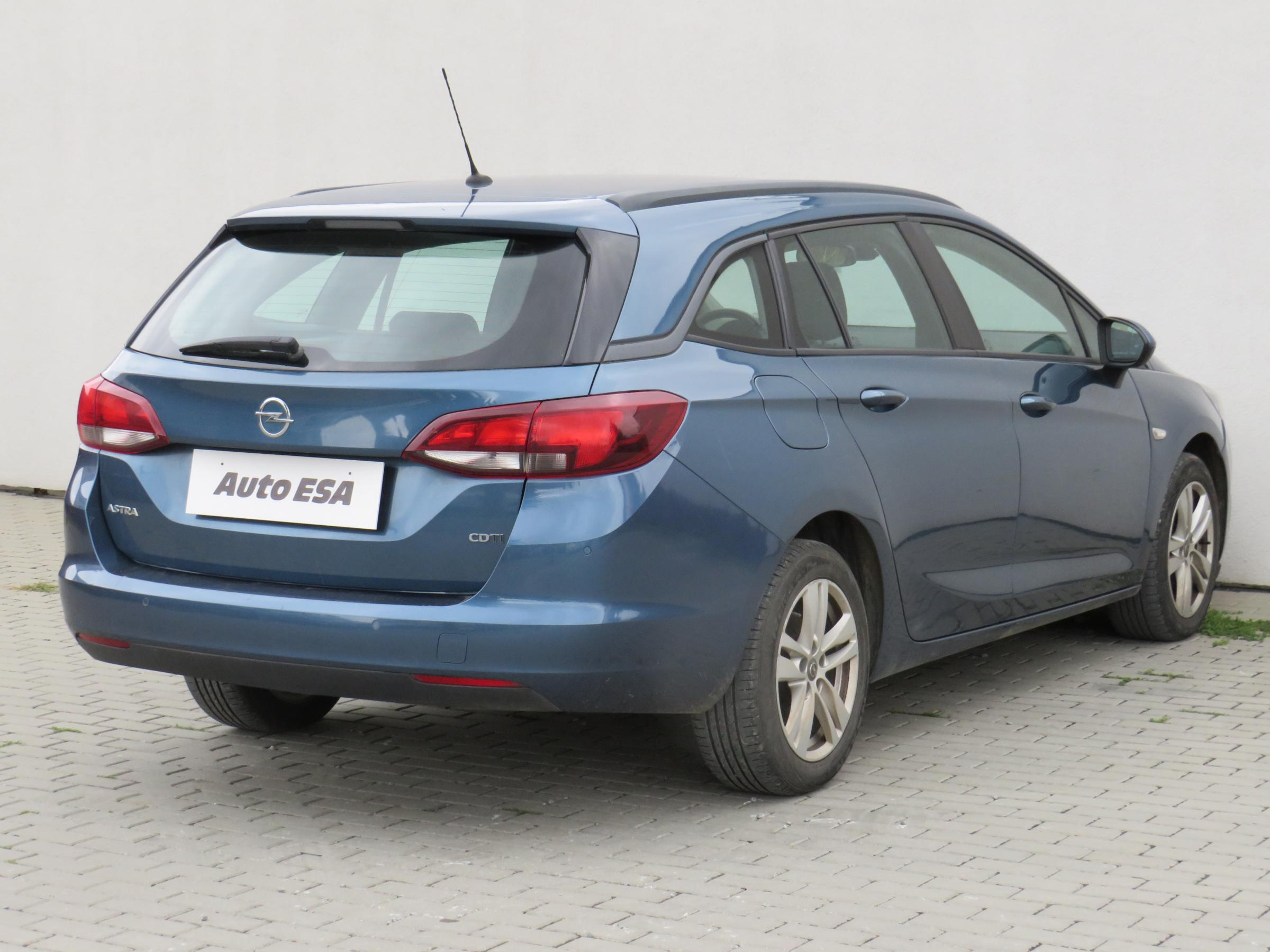 Opel Astra, 2016 - pohled č. 4