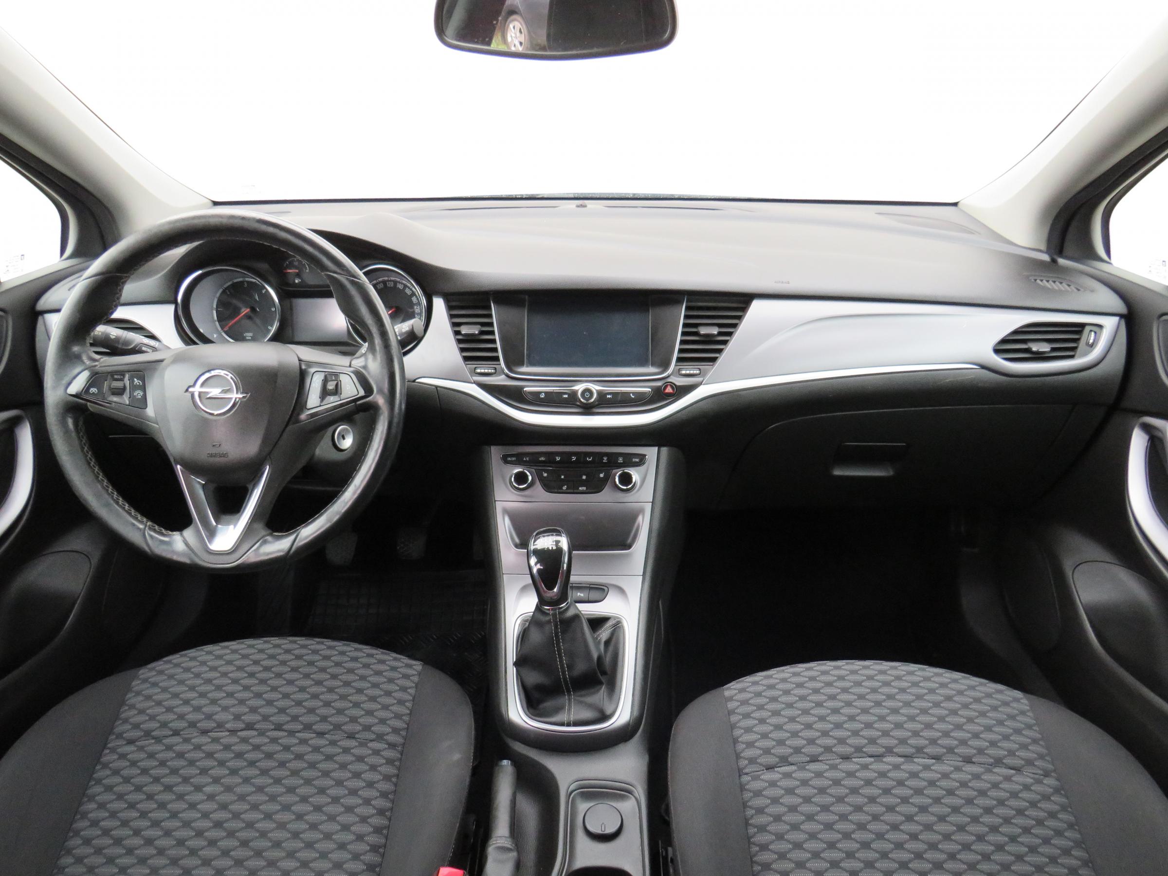 Opel Astra, 2016 - pohled č. 8